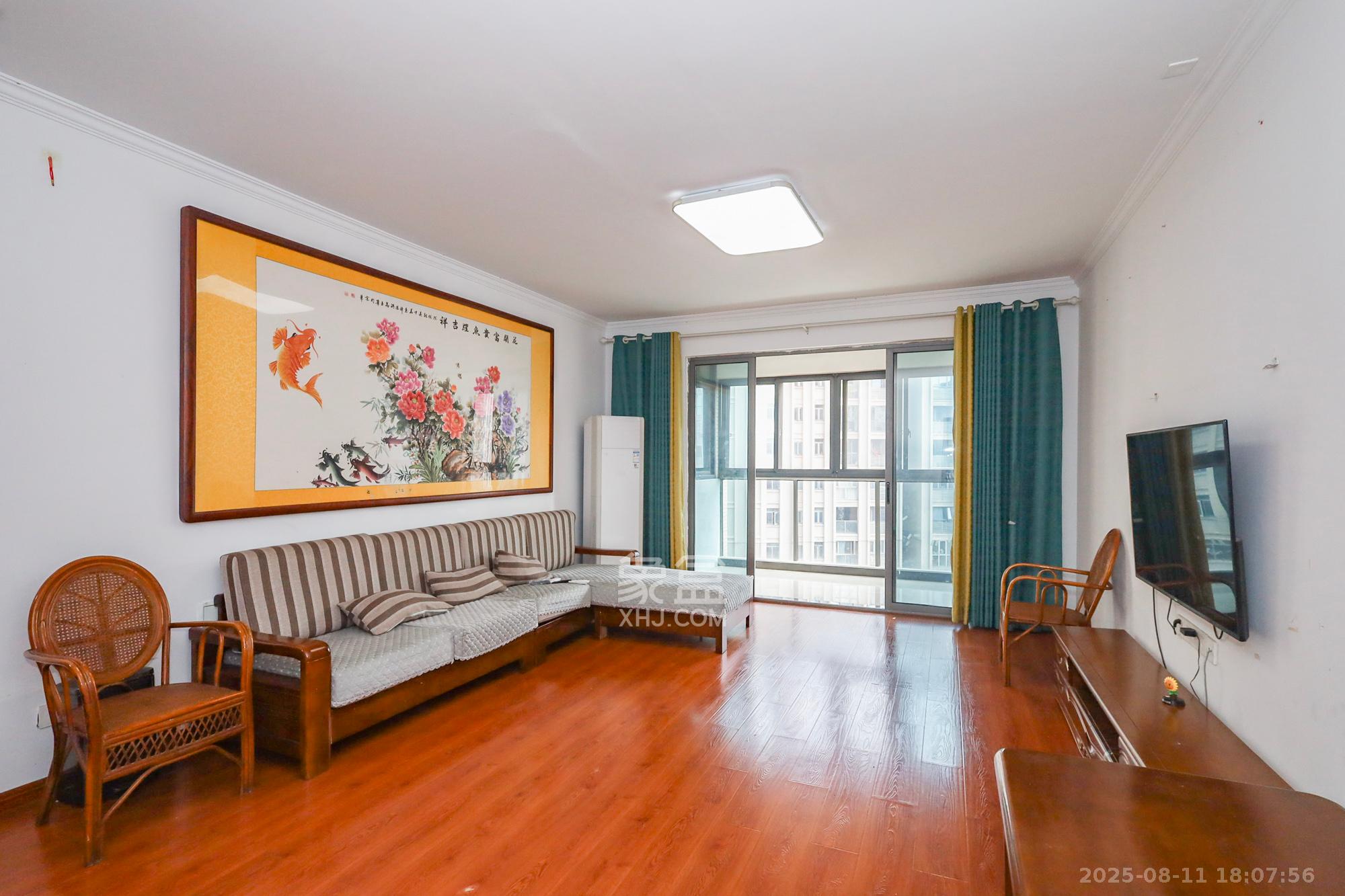 八方小区C区  3室2厅2卫    380.0万 八方小区C区  3室2厅2卫    380.0万