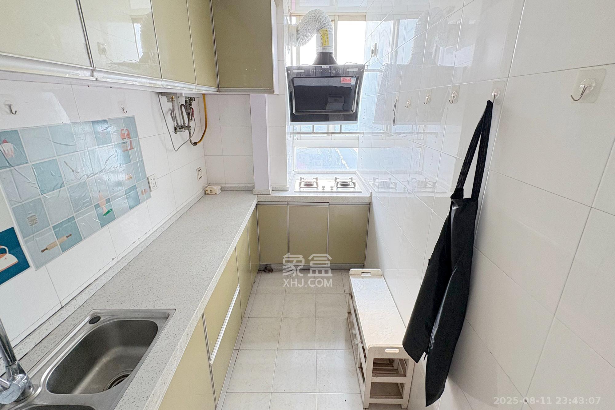 新楚天扶华庭  2室1厅1卫    68.0万厨房