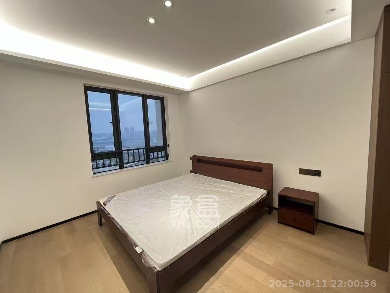 万科魅力之城  4室2厅2卫   3400.00元/月室内图