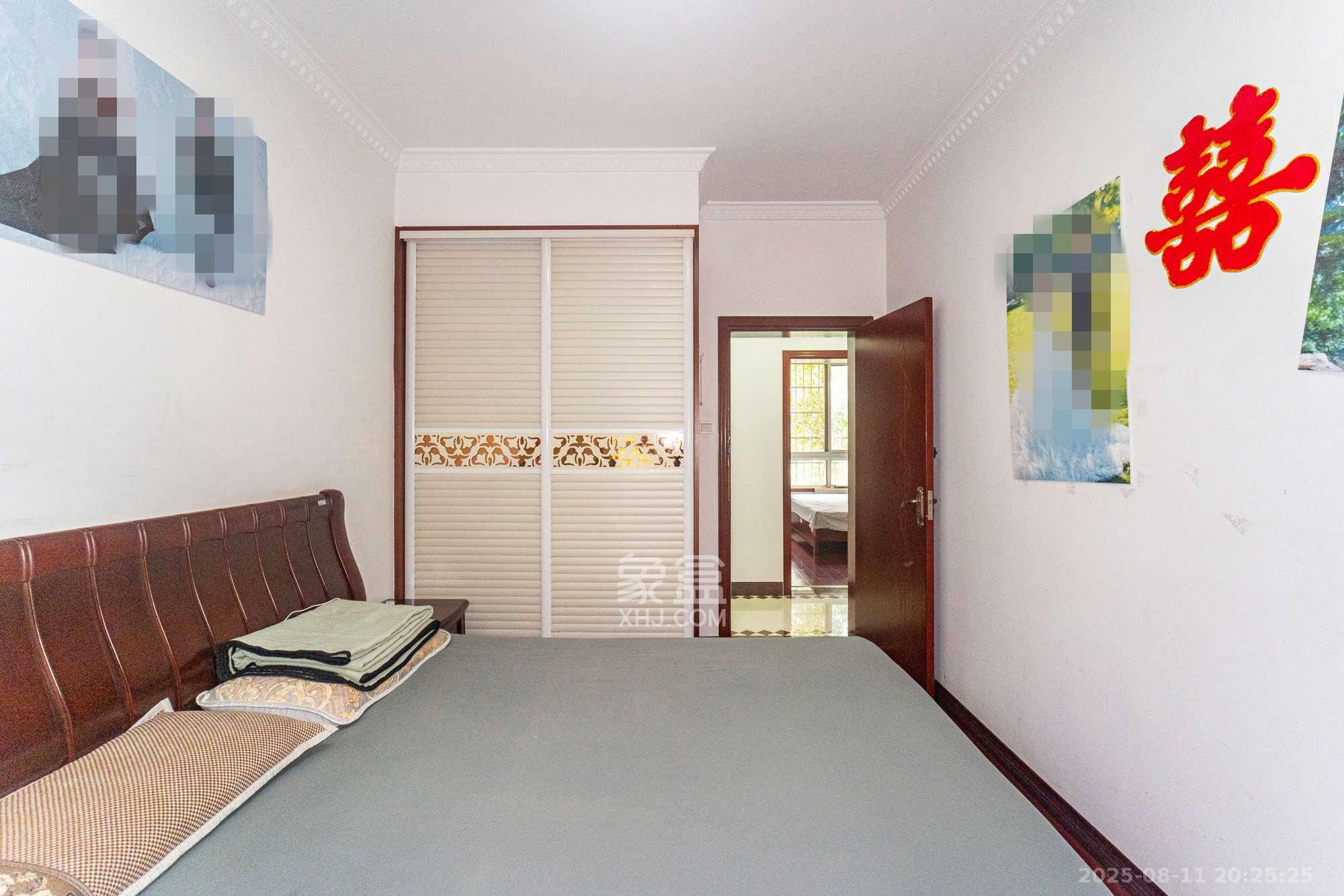 山水湾 3室2厅2卫 75.8万 山水湾 3室2厅2卫 75.8万卧室