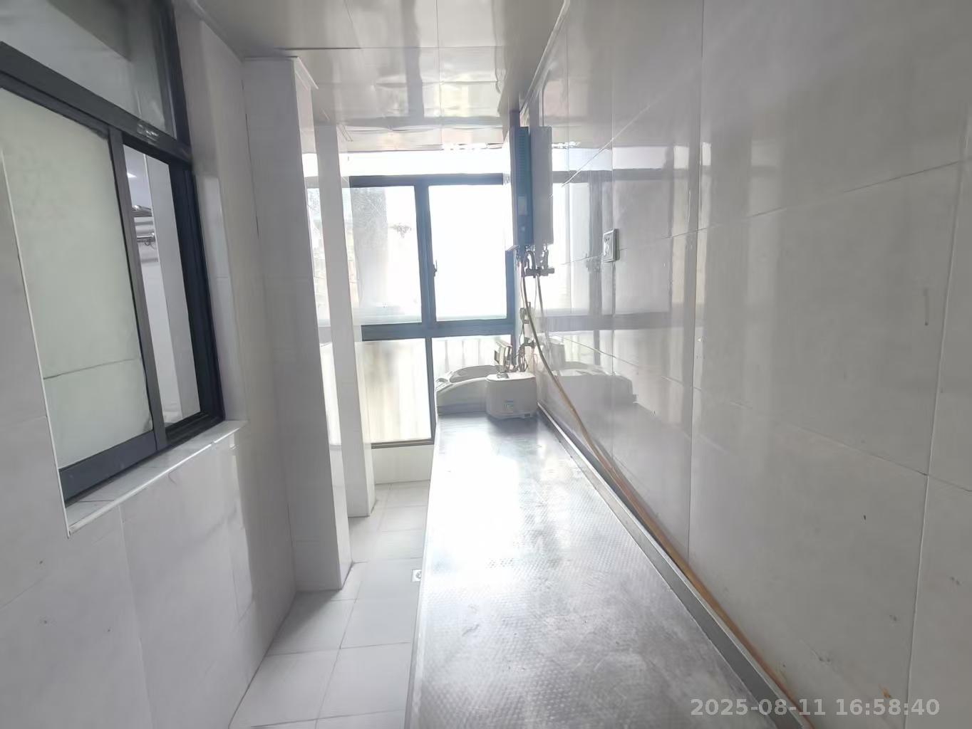 华韵城市海岸(城市水岸苑) 2室2厅1卫 2300.0元/月 华韵城市海岸(城市水岸苑) 2室2厅1卫 2300.0元/月室内图