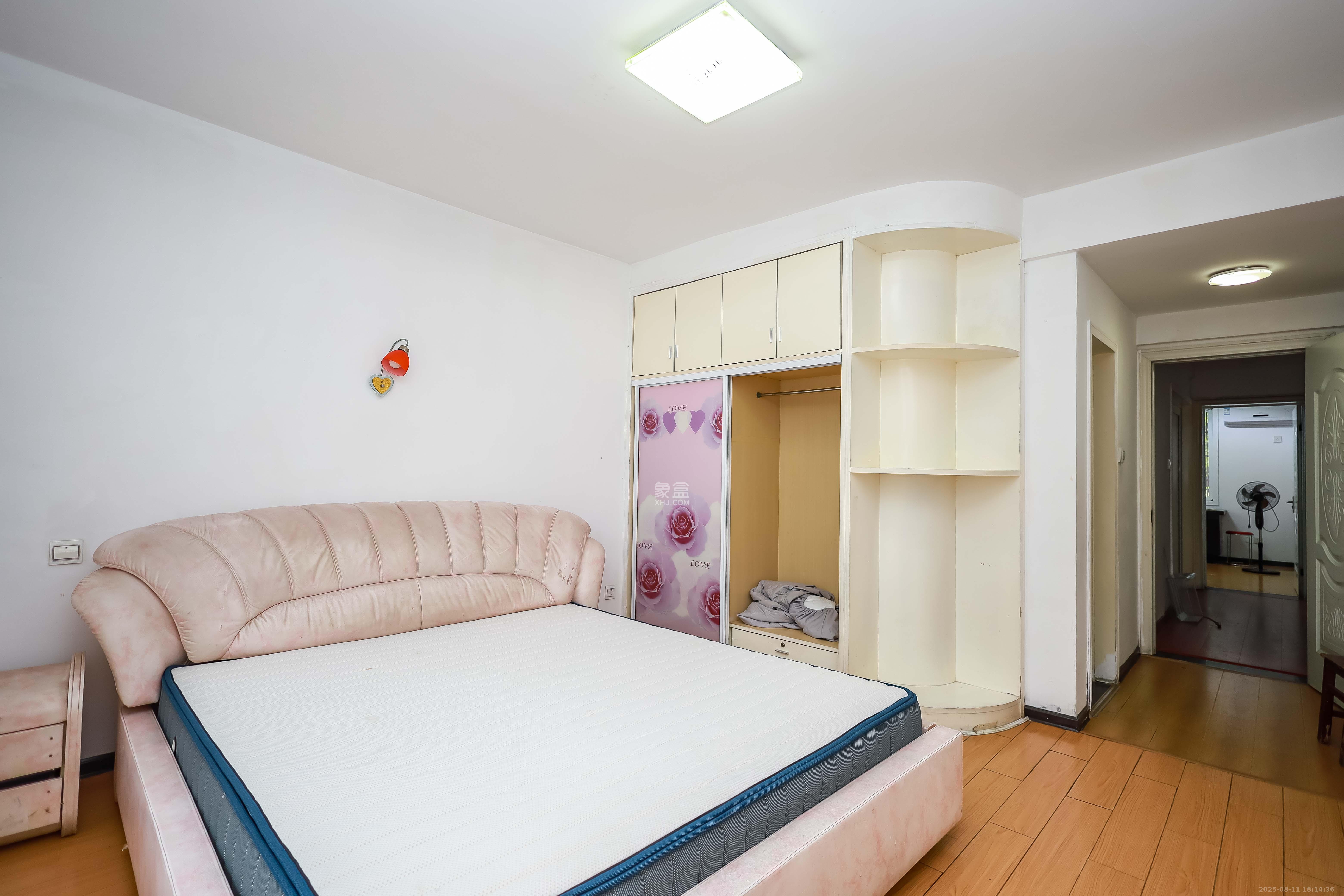 咸嘉新村悦峰园  3室2厅1卫    108.0万卧室