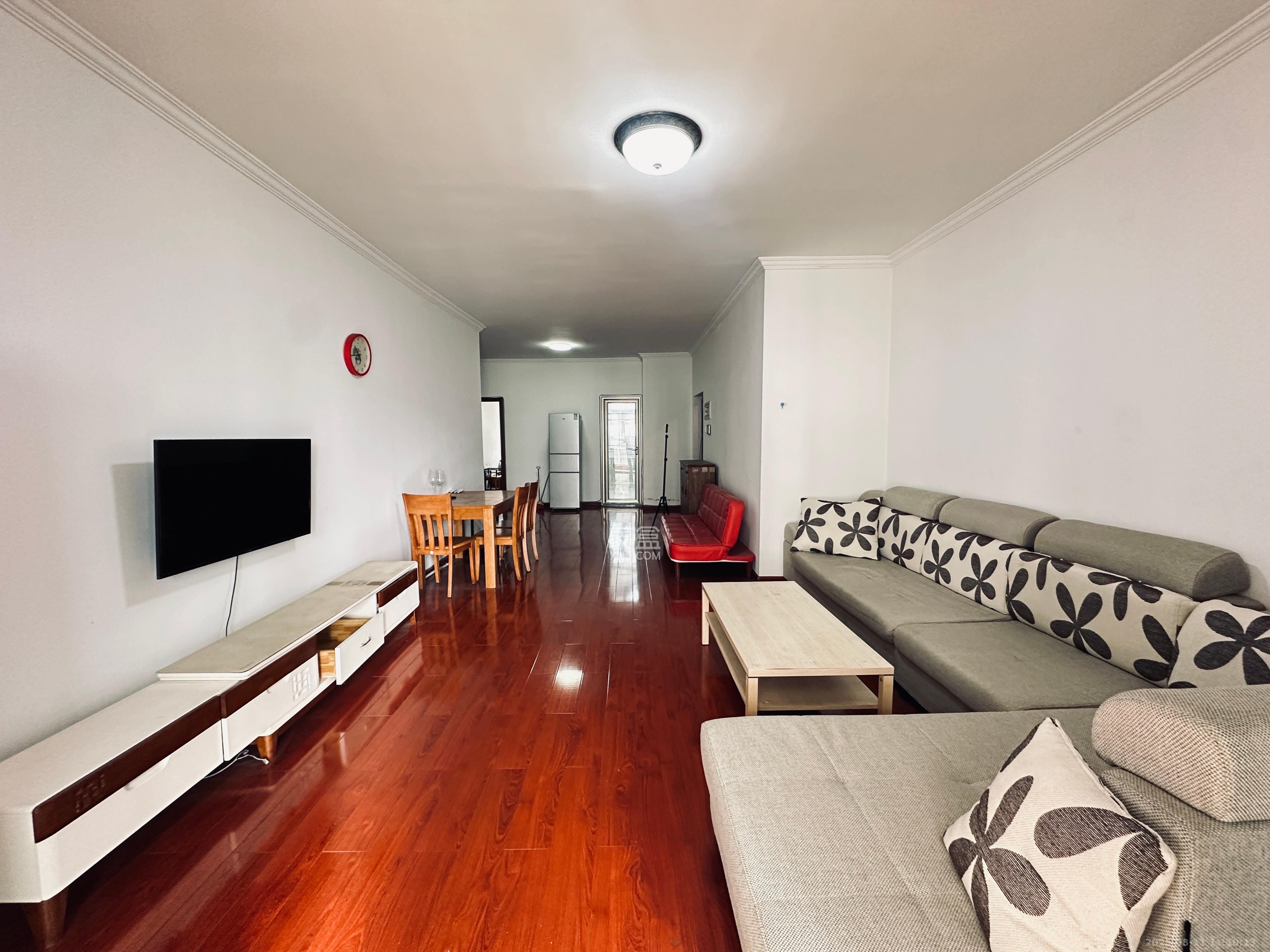 西山汇景一、二期  3室2厅2卫    3500.0元/月室内图