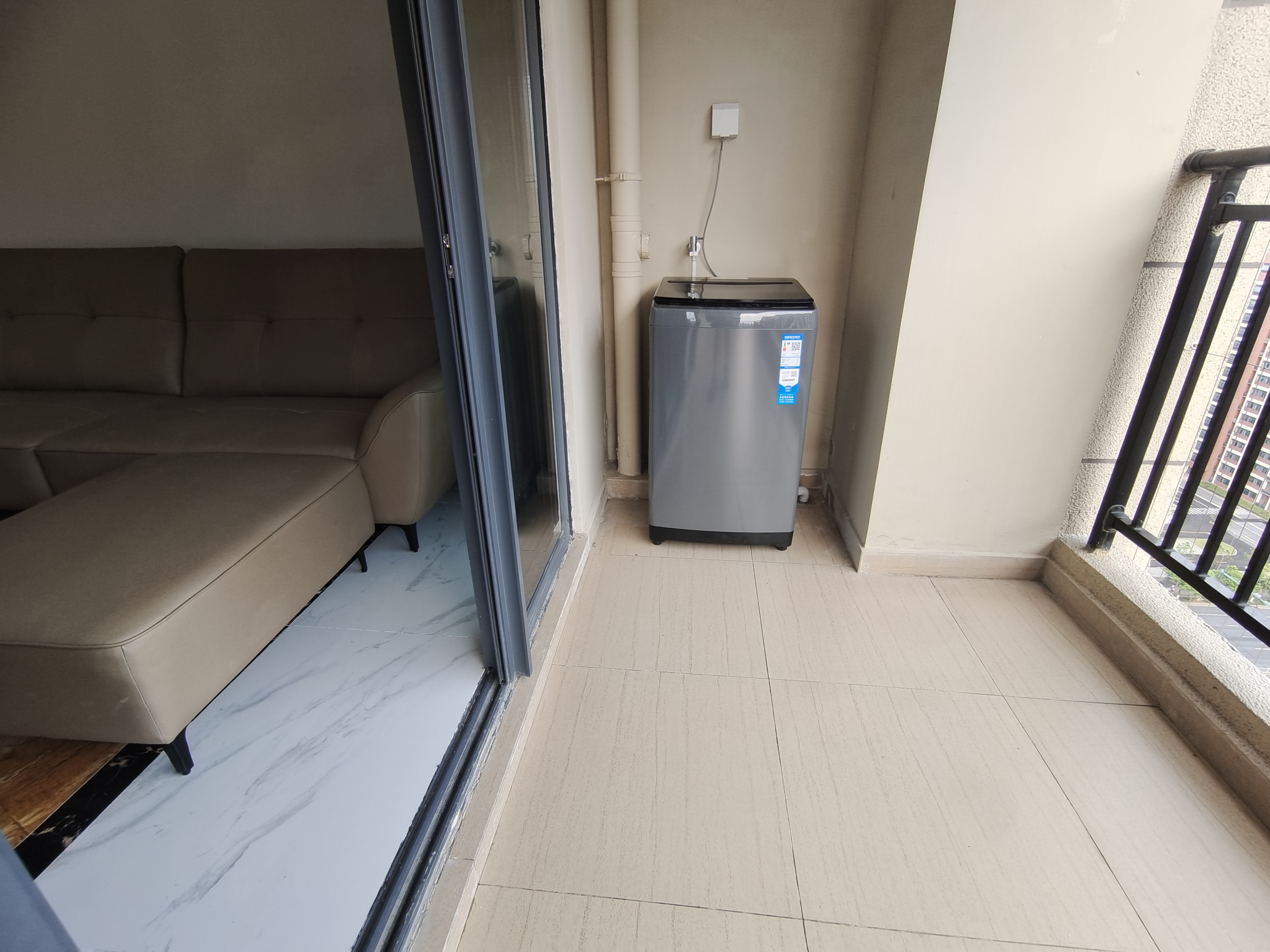 碧桂园梓山府  3室2厅2卫   1800.00元/月室内图