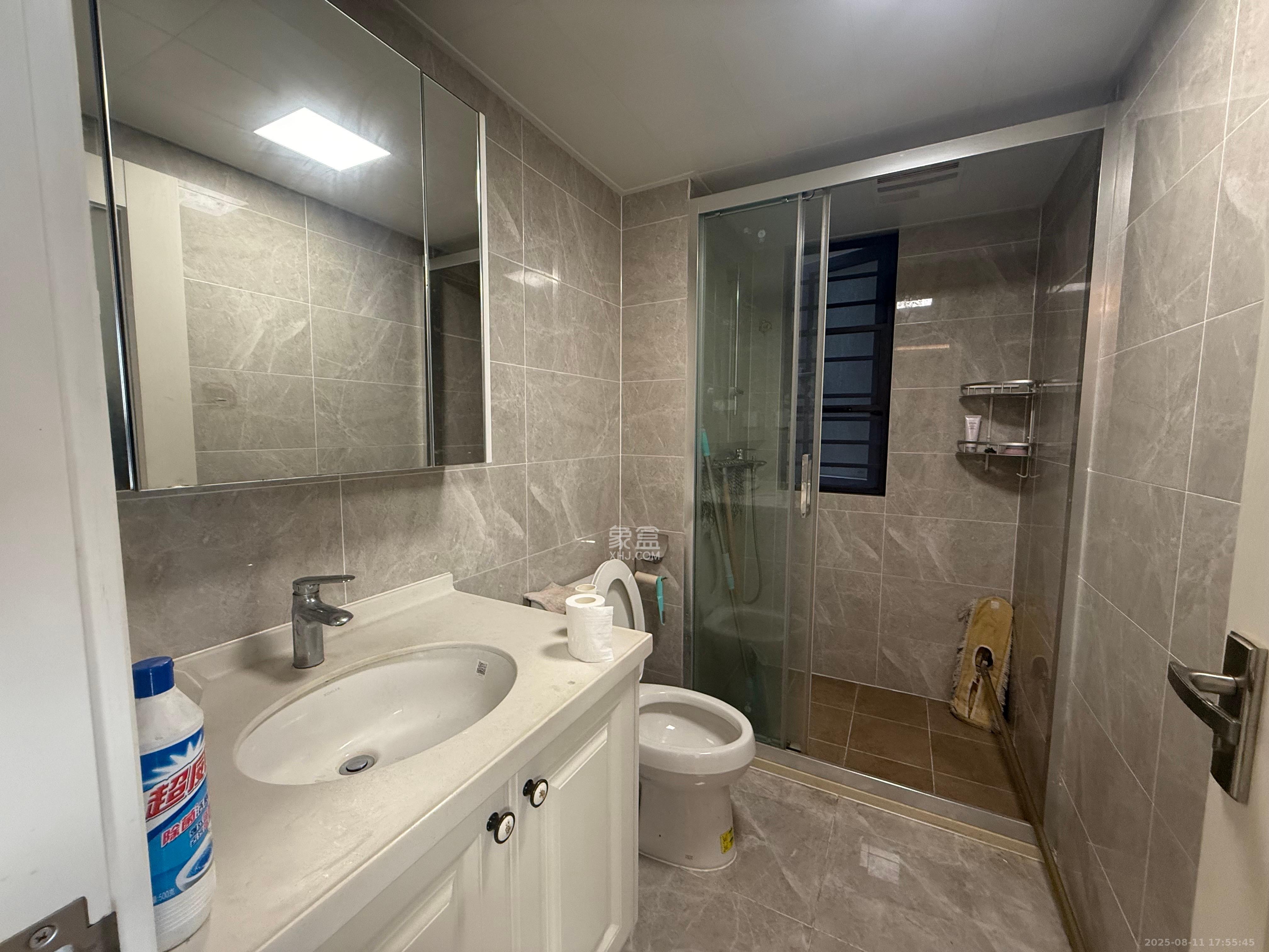 中海珑悦府 4室1厅2卫 3500.0元/月 中海珑悦府 4室1厅2卫 3500.0元/月室内图