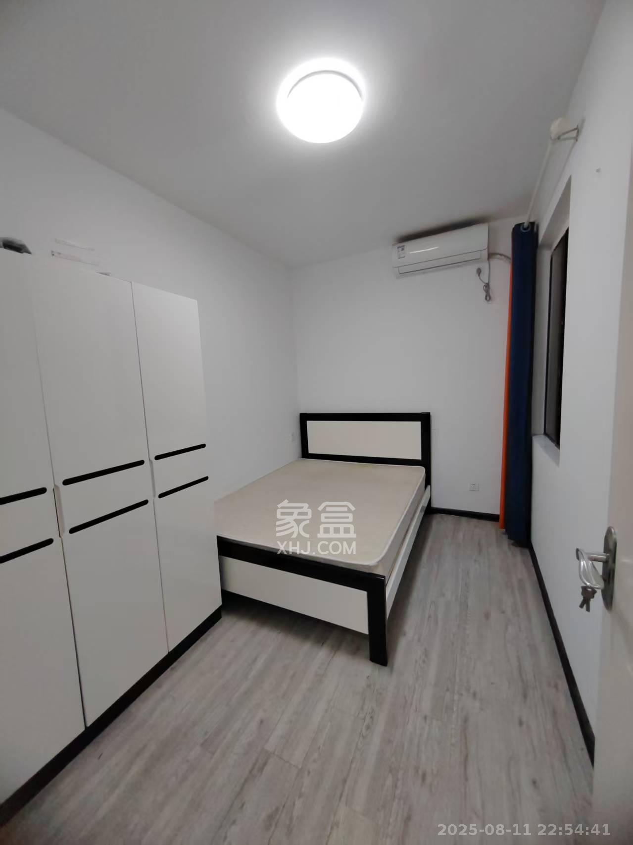 山语城三期  1室2厅1卫    1800.0元/月 山语城三期  1室2厅1卫    1800.0元/月室内图