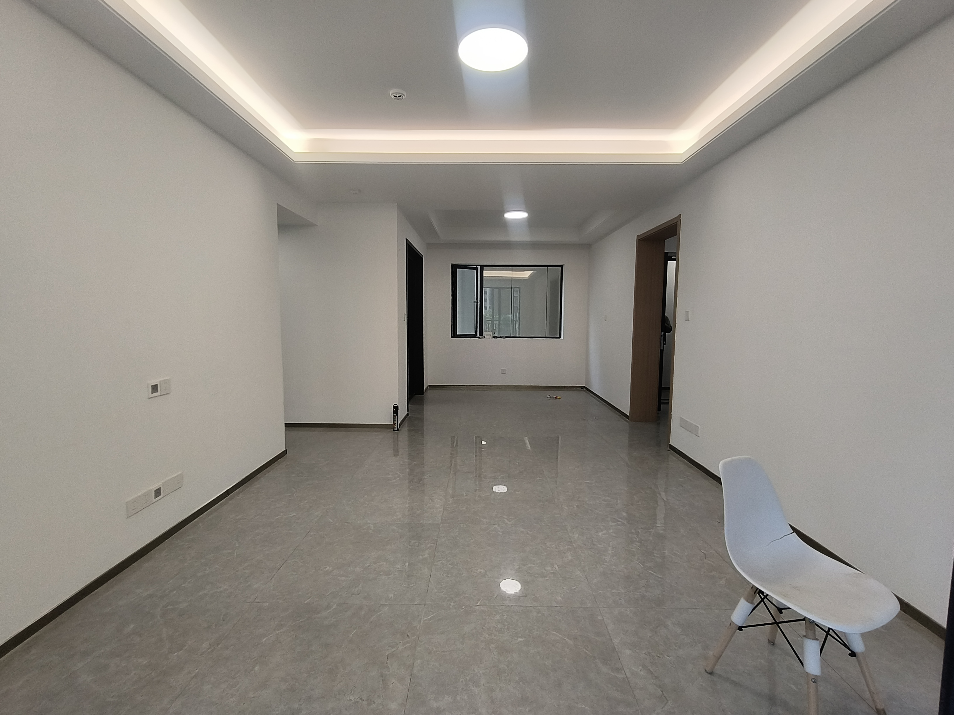 和风家园蓝天居  3室2厅2卫    2000.0元/月室内图