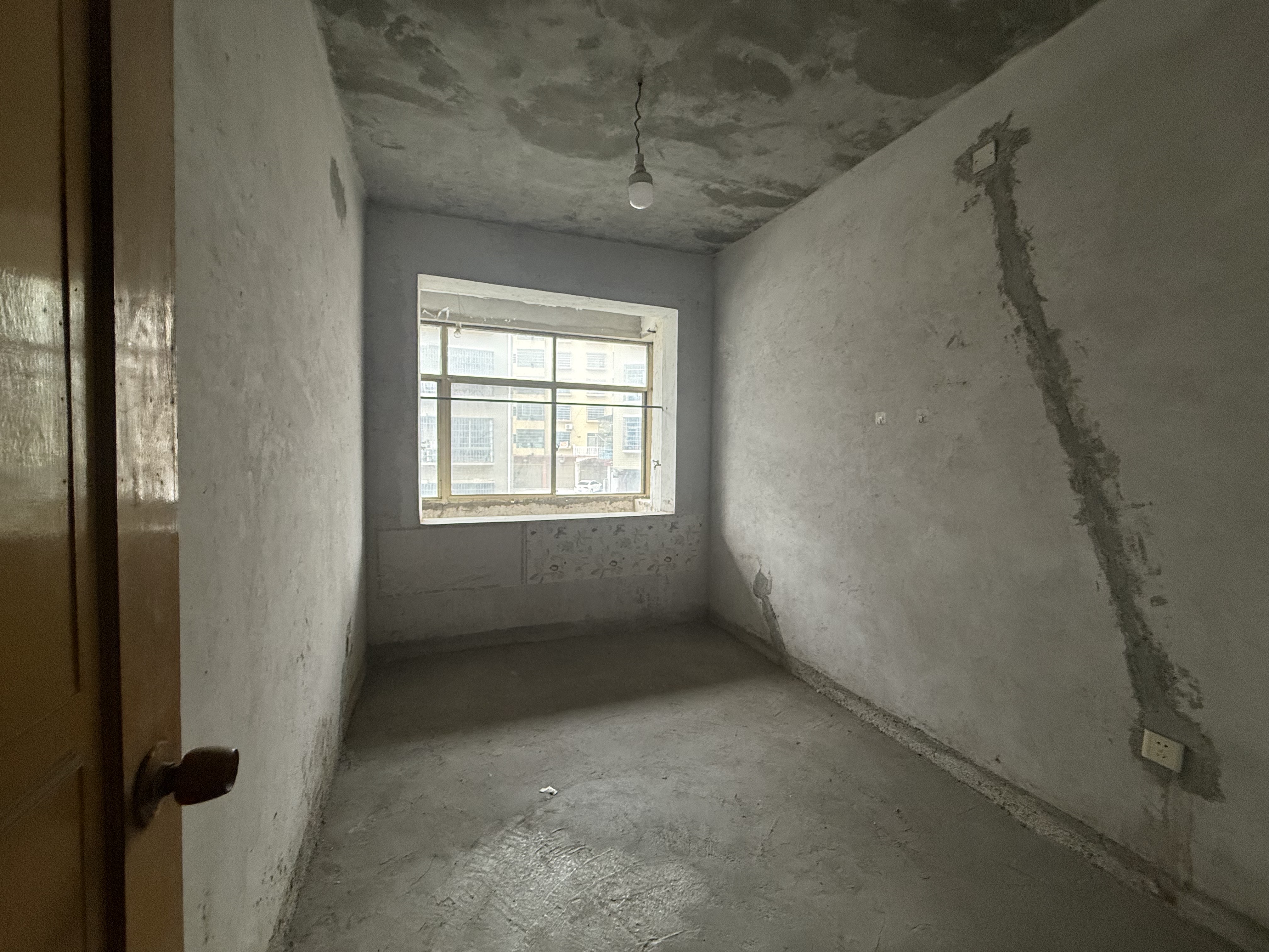 娄星区教育局家属区 4室2厅1卫 68.8万 娄星区教育局家属区 4室2厅1卫 68.8万客厅