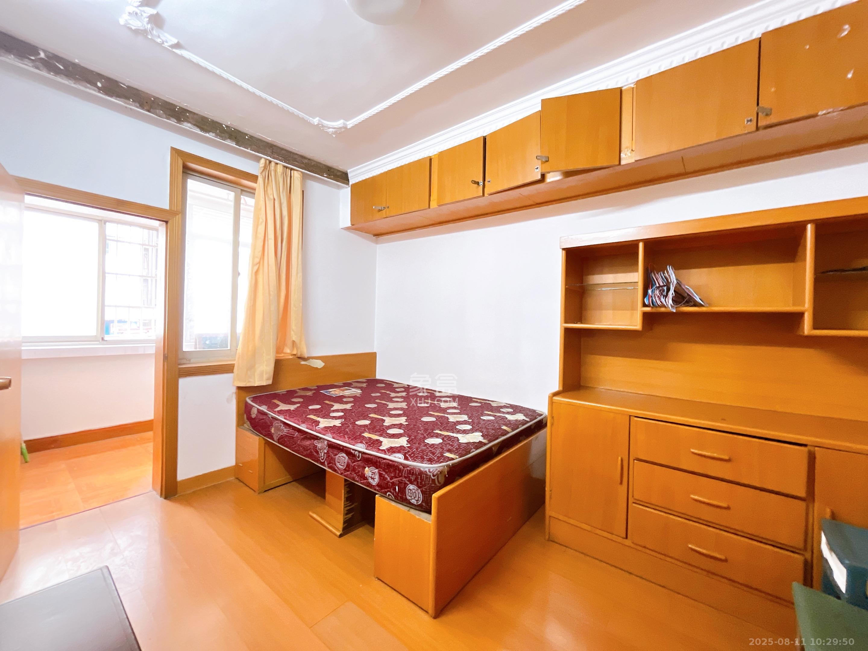 隆华金属宿舍 3室2厅1卫 2800.0元/月 隆华金属宿舍 3室2厅1卫 2800.0元/月室内图