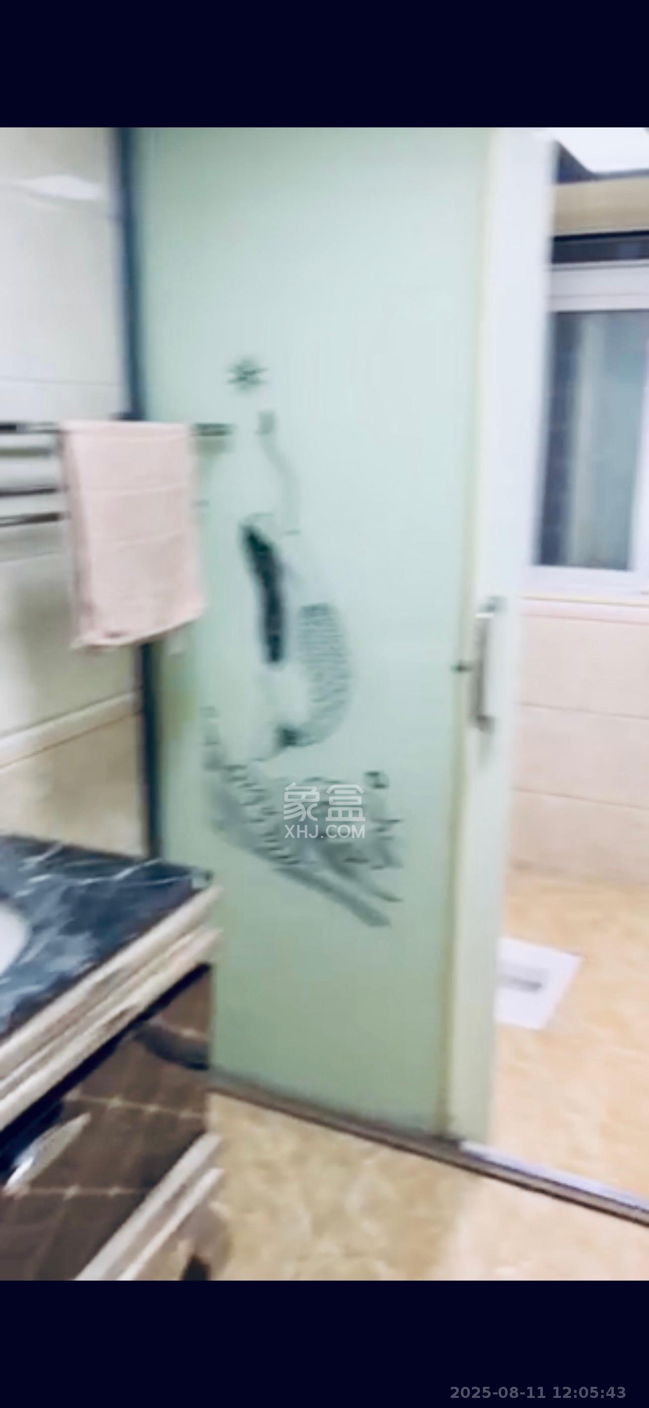 骑龙安置小区  3室2厅1卫   2500.00元/月室内图
