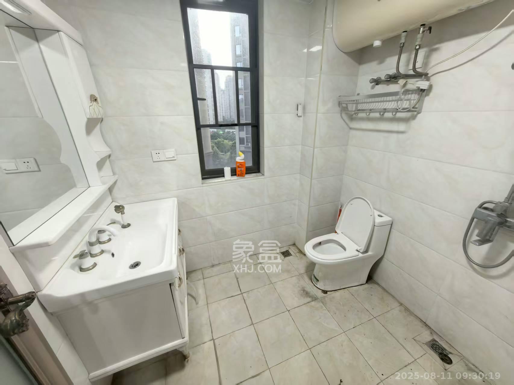 中建梅溪湖中心  3室2厅2卫    3500.0元/月 中建梅溪湖中心  3室2厅2卫    3500.0元/月室内图