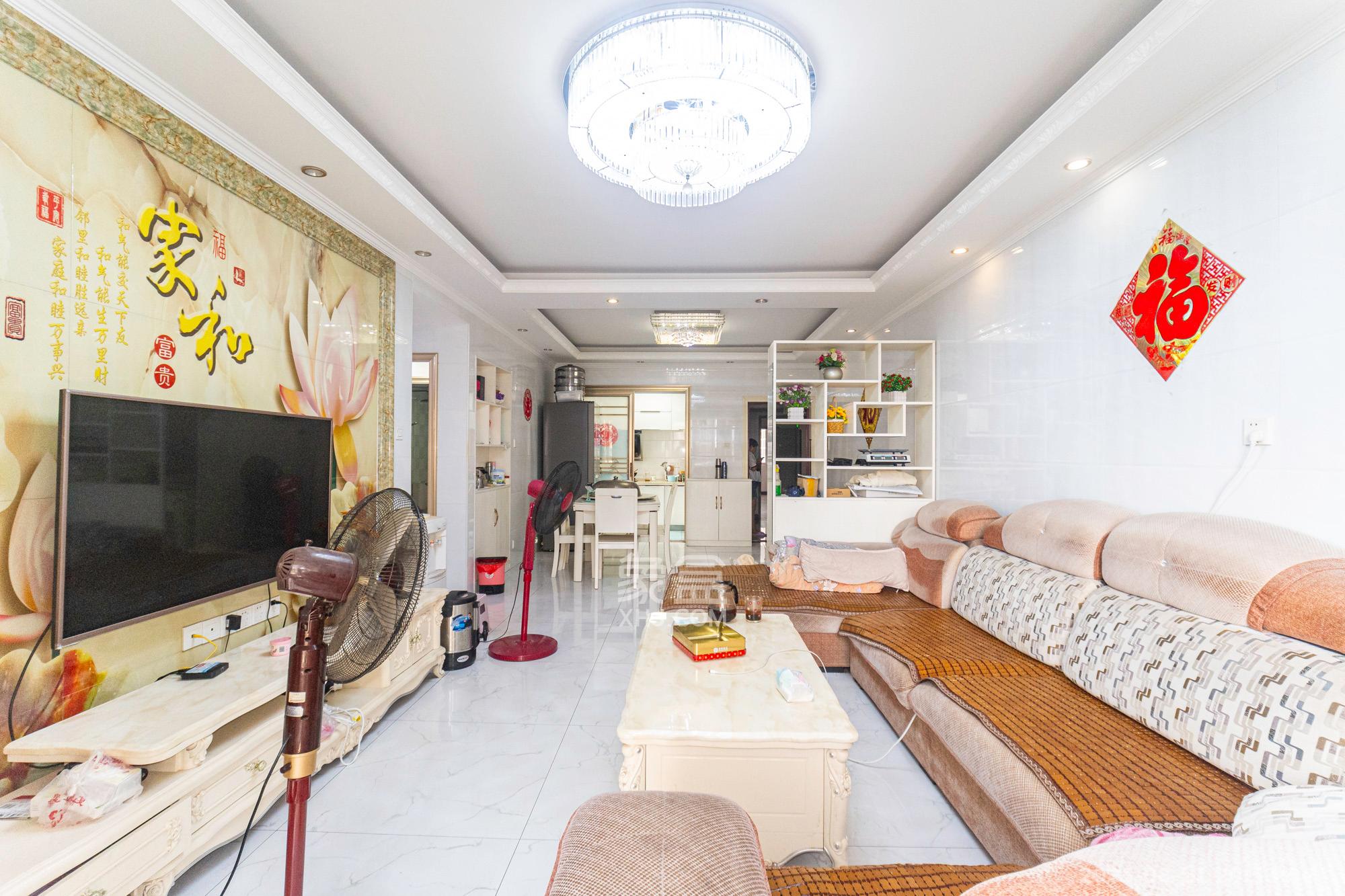 时代星空 3室2厅2卫 73.8万 时代星空 3室2厅2卫 73.8万客厅