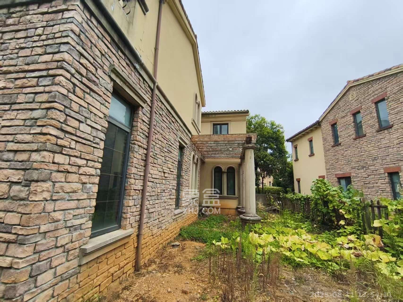 中粮北纬28°别墅 8室4厅4卫 8000.0元/月 中粮北纬28°别墅 8室4厅4卫 8000.0元/月室内图