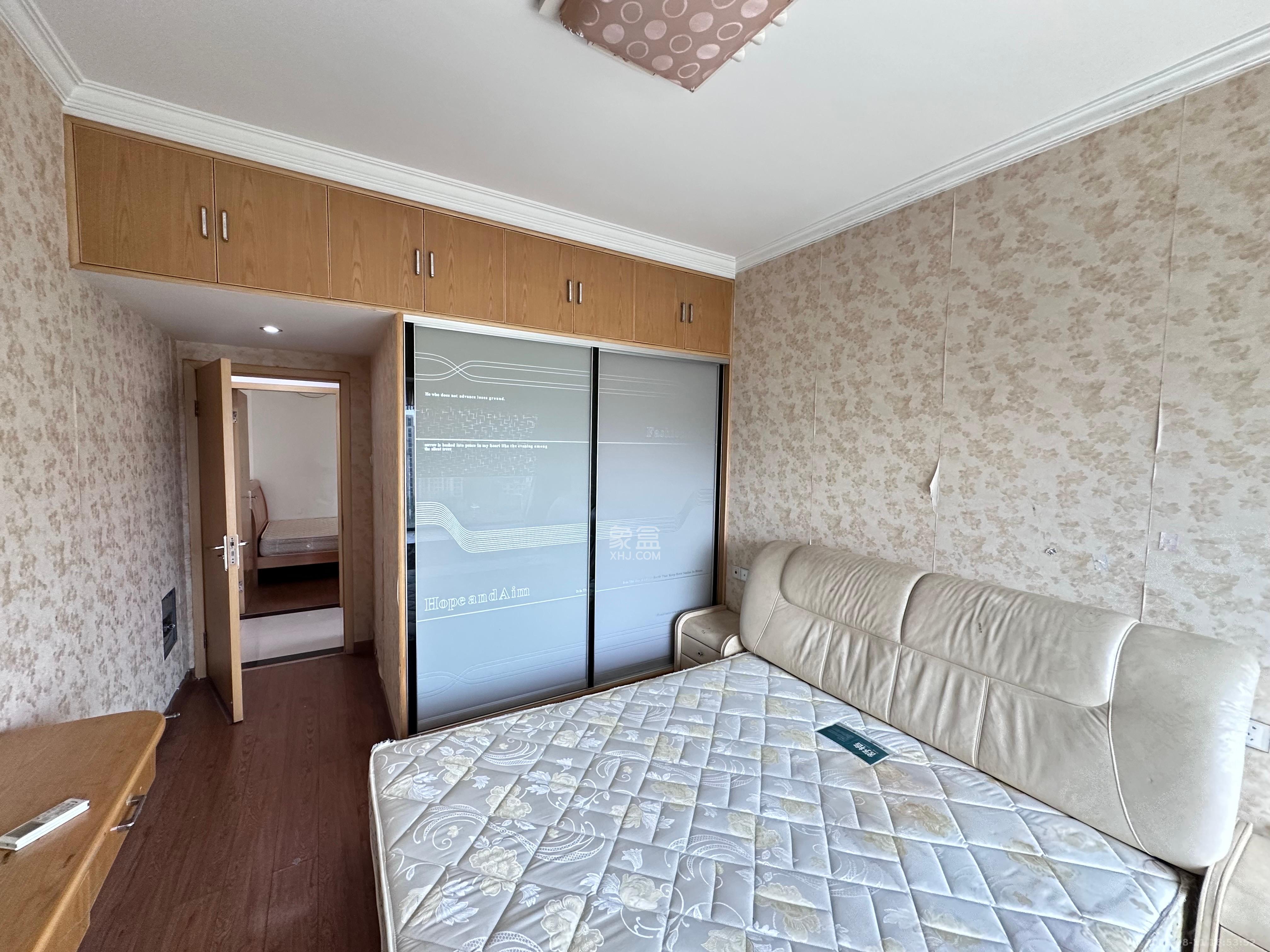 恒大华府 2室2厅1卫 2100.0元/月 恒大华府 2室2厅1卫 2100.0元/月室内图