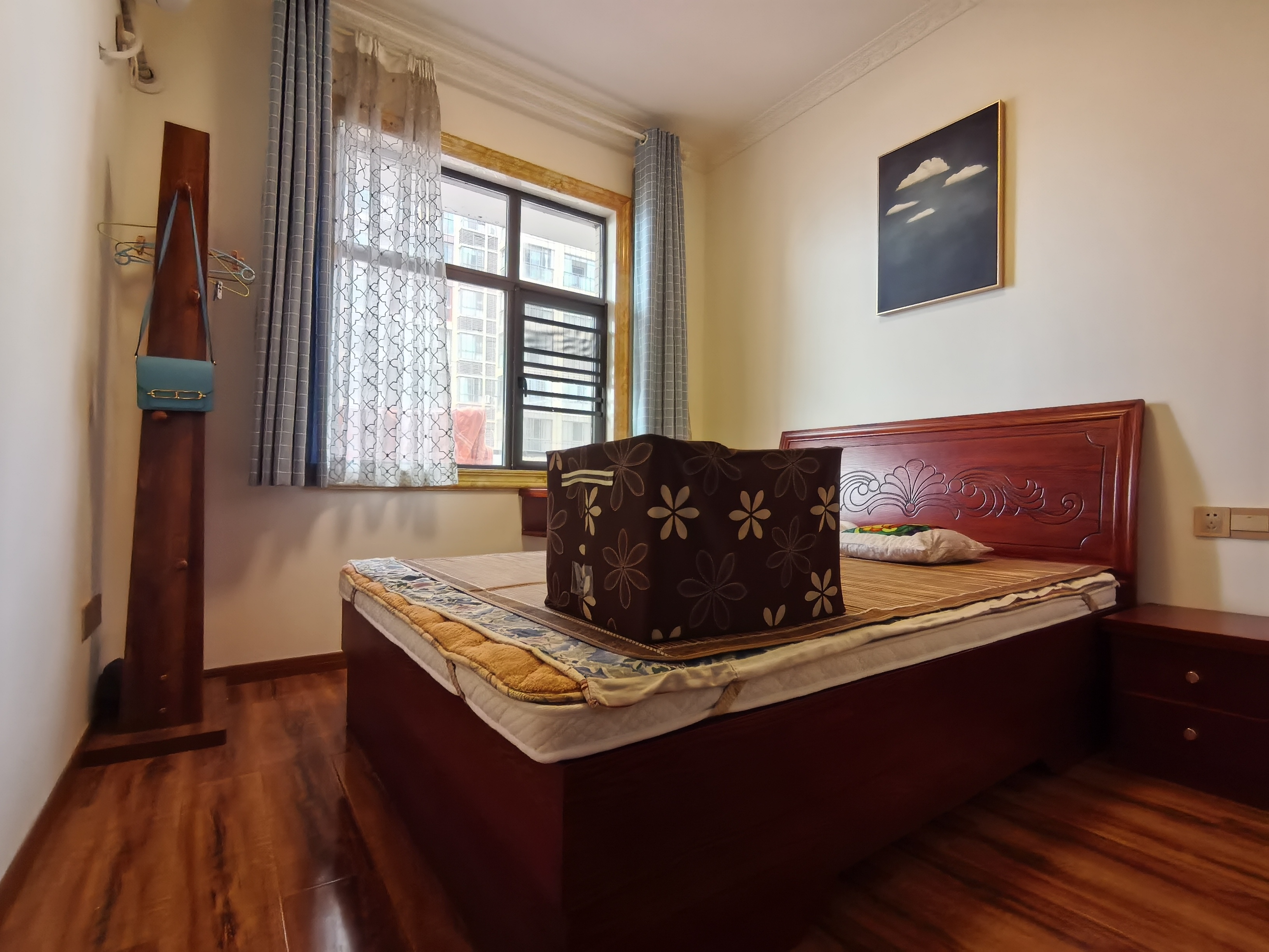 万豪城市花园  3室2厅2卫    2200.0元/月室内图