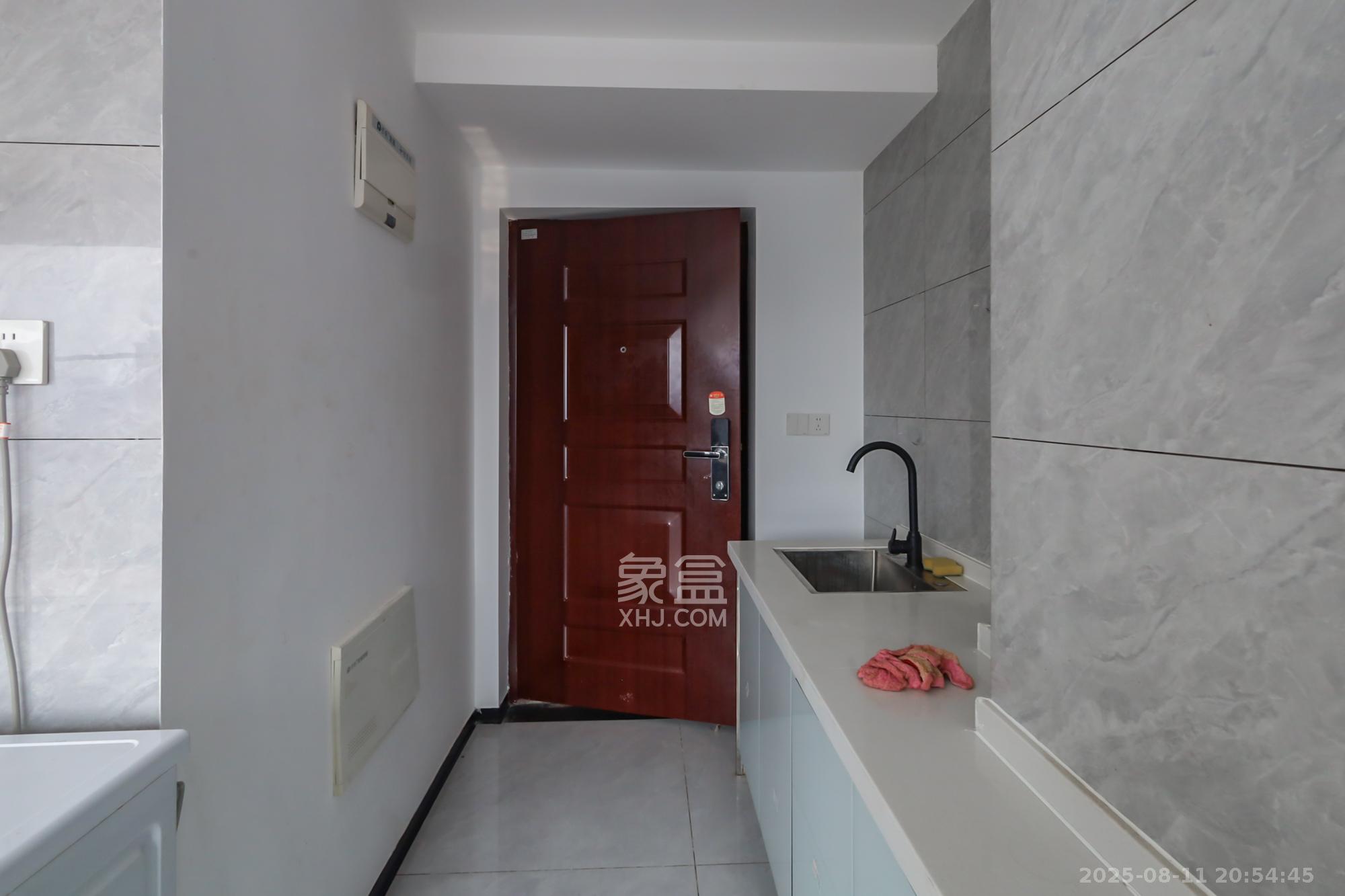 保利天禧EF区  1室1厅1卫    41.0万 保利天禧EF区  1室1厅1卫    41.0万其他