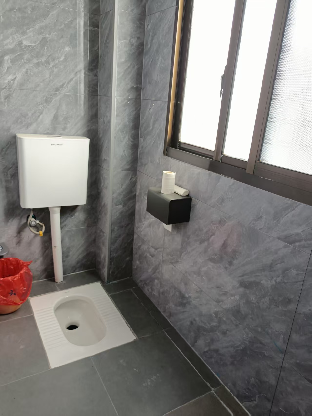 中国人民保险家属楼(赫山东风岭居委) 3室1厅1卫 700.0元/月 中国人民保险家属楼(赫山东风岭居委) 3室1厅1卫 700.0元/月室内图