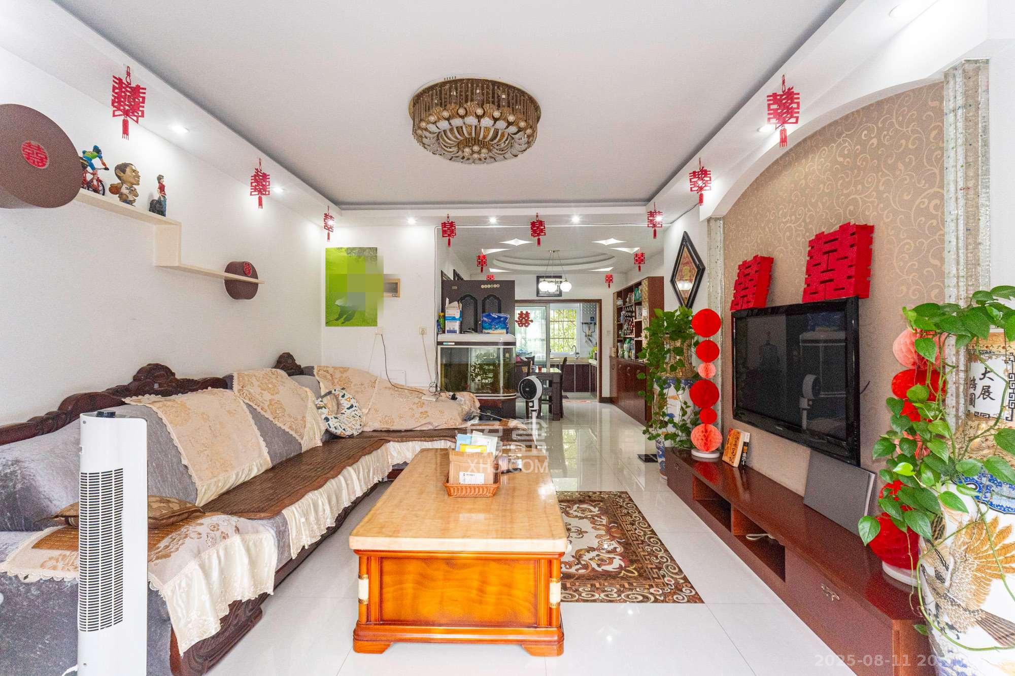 山水湾 3室2厅2卫 75.8万 山水湾 3室2厅2卫 75.8万客厅