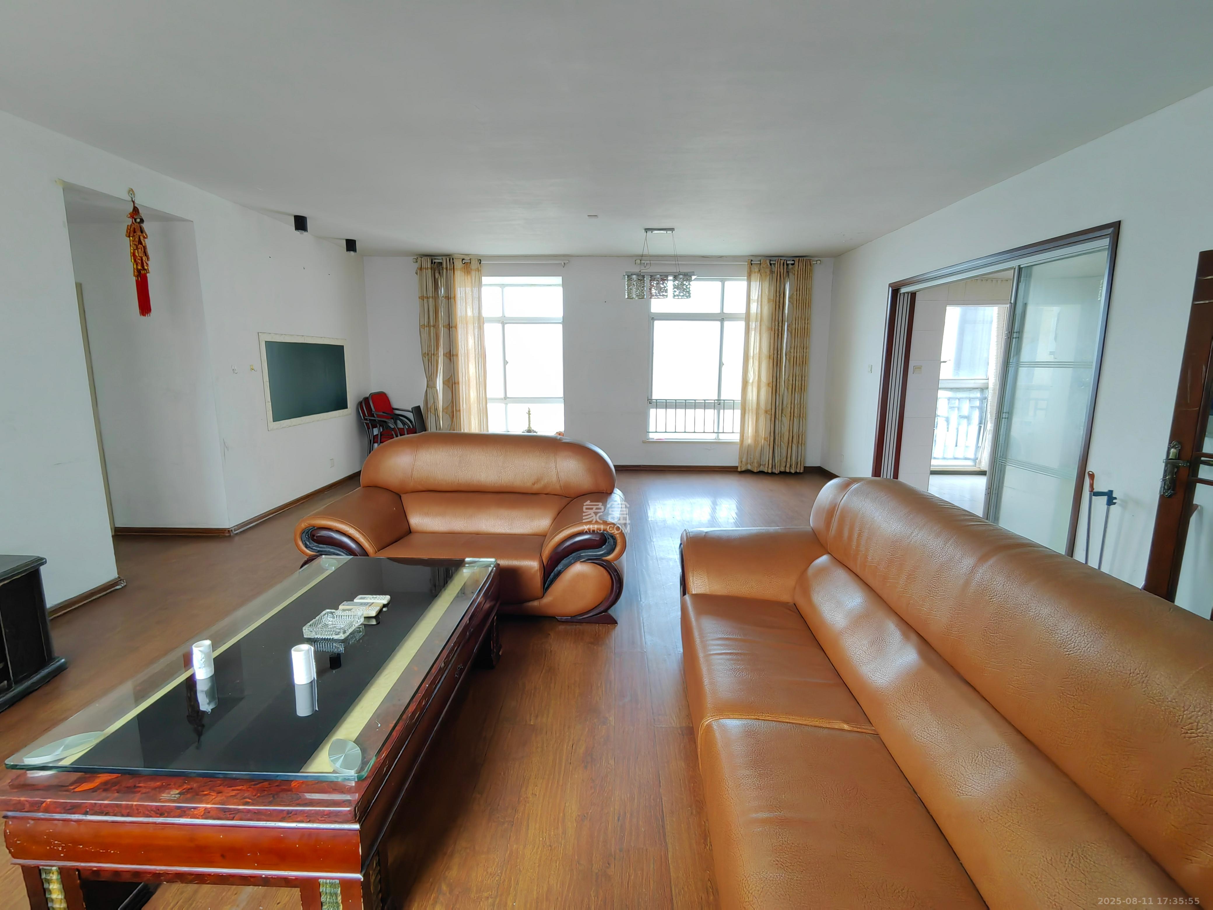 顺天黄金海岸  4室2厅2卫    4200.0元/月 顺天黄金海岸  4室2厅2卫    4200.0元/月户型图