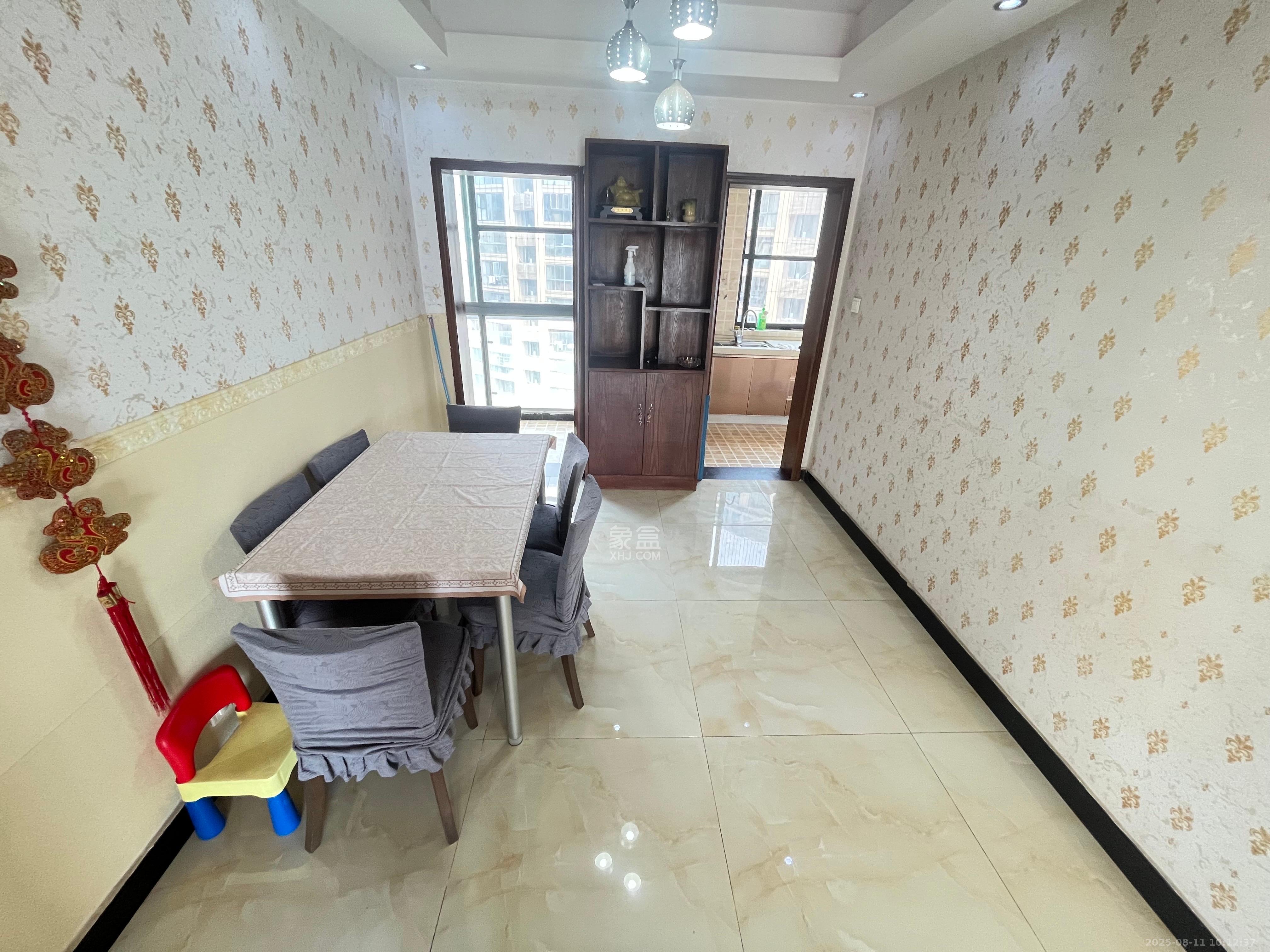 新华都万家城  3室2厅2卫    2600.0元/月 新华都万家城  3室2厅2卫    2600.0元/月室内图