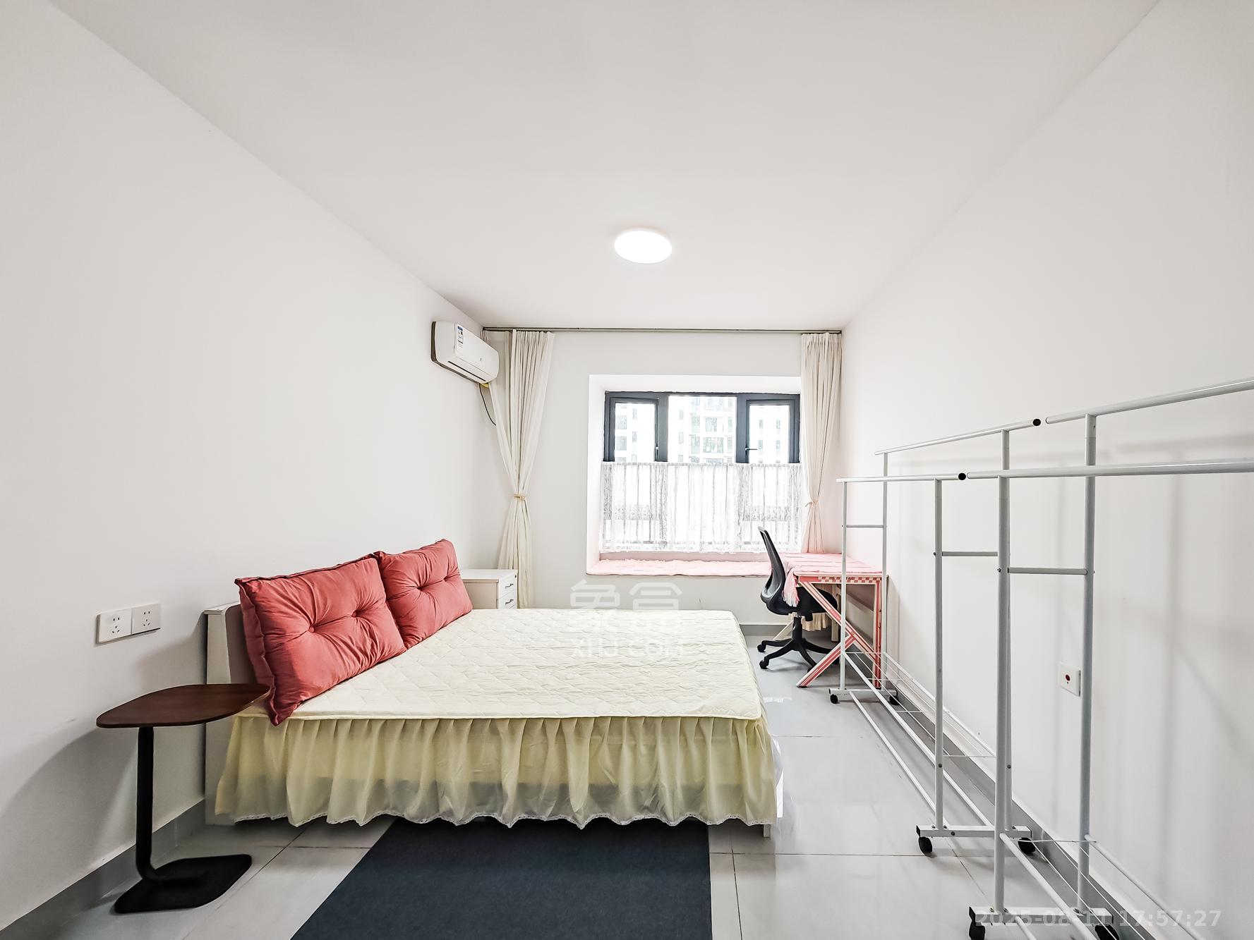 长沙北中心保利时代B区  4室2厅2卫    168.0万卧室