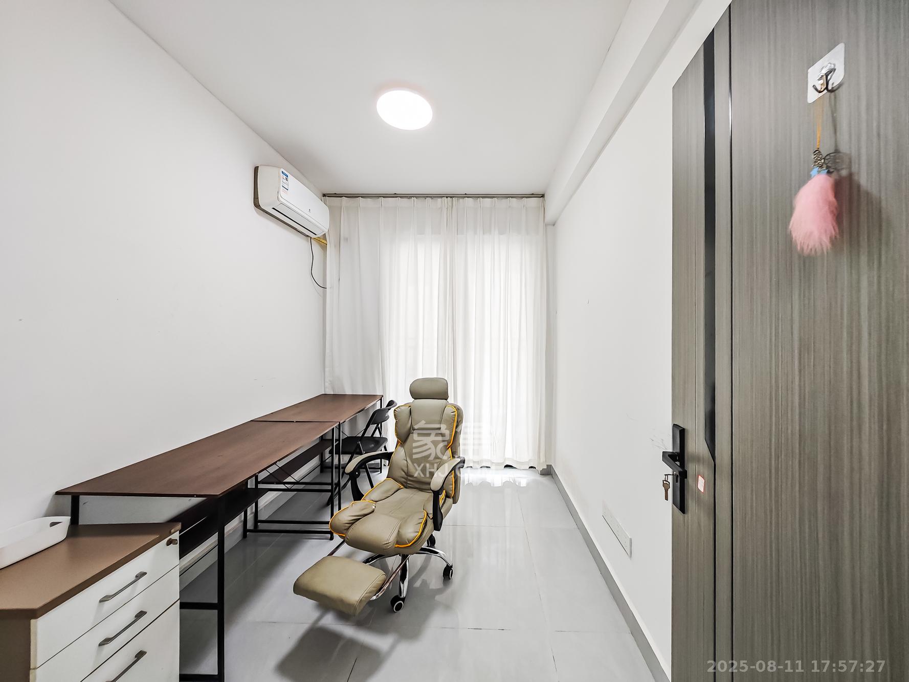 长沙北中心保利时代B区  4室2厅2卫    168.0万卧室