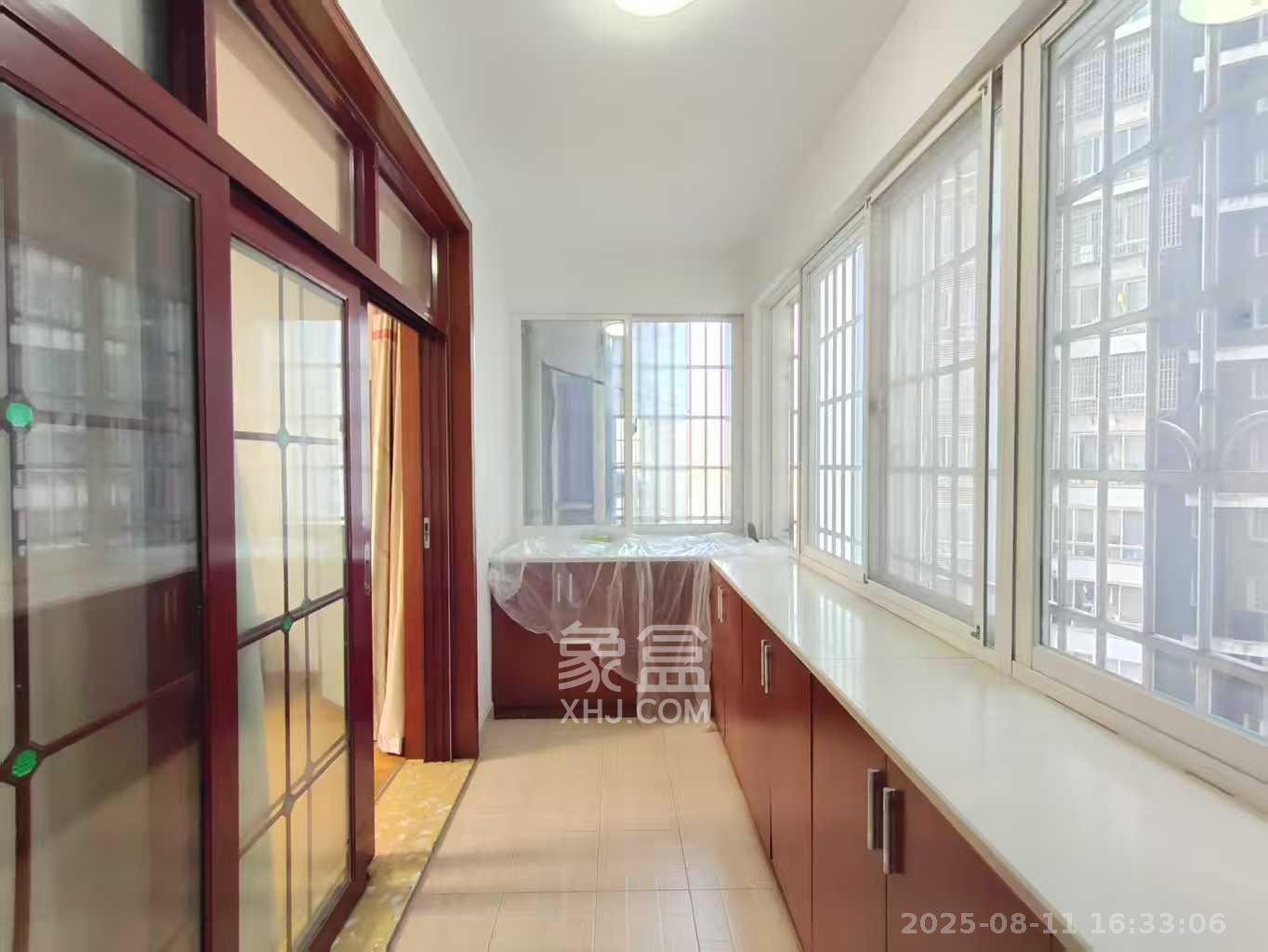 东门壹号家园 4室2厅2卫 3200.0元/月 东门壹号家园 4室2厅2卫 3200.0元/月室内图