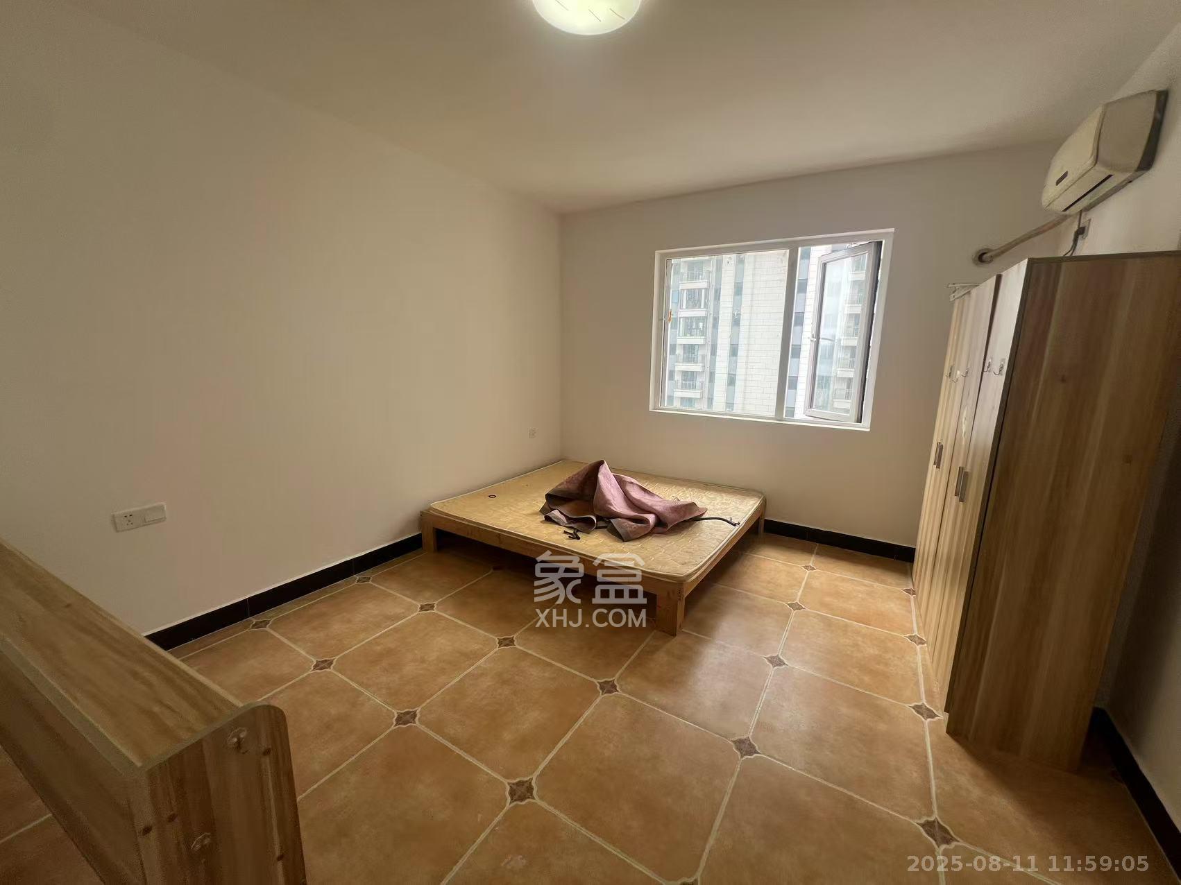 中铁西江悦一期  3室2厅1卫    2400.0元/月 中铁西江悦一期  3室2厅1卫    2400.0元/月室内图