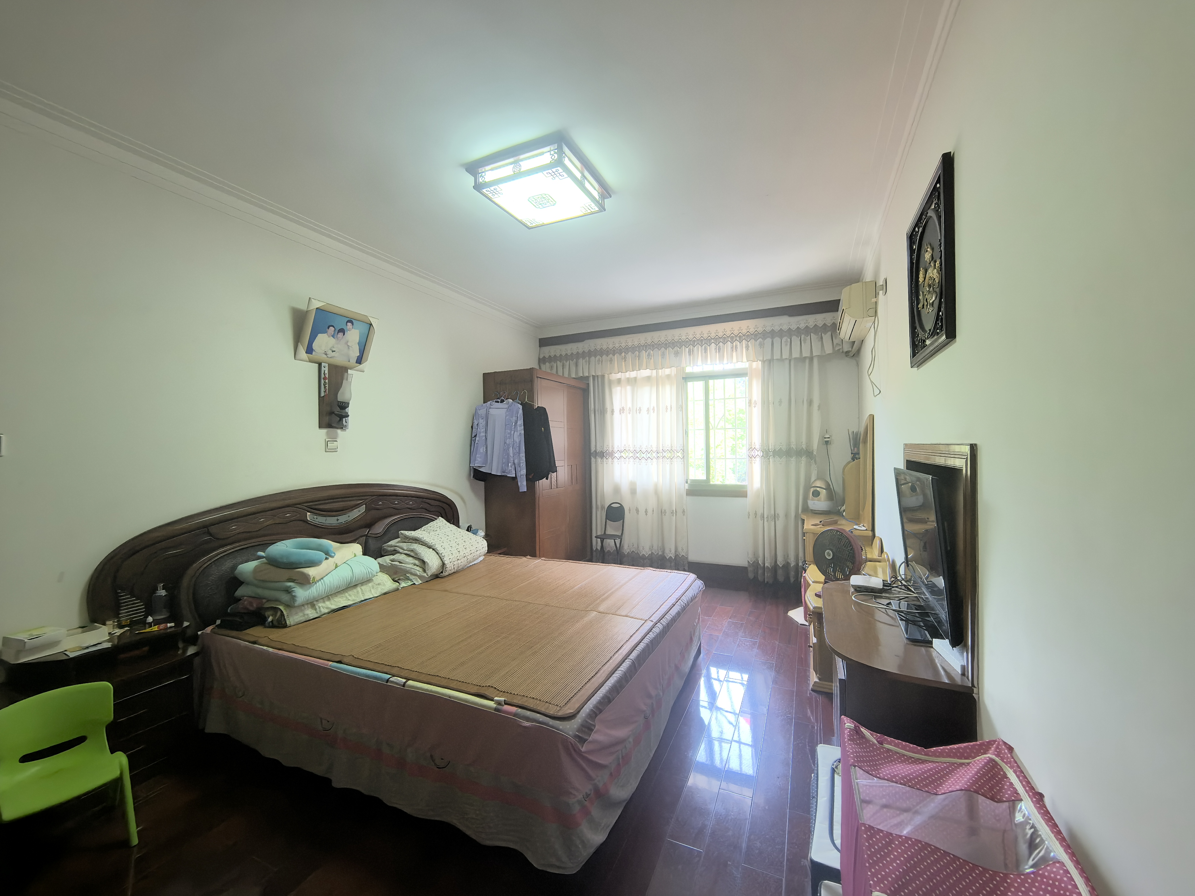 石化苑小区 3室2厅2卫 85.80万 石化苑小区 3室2厅2卫 85.80万客厅