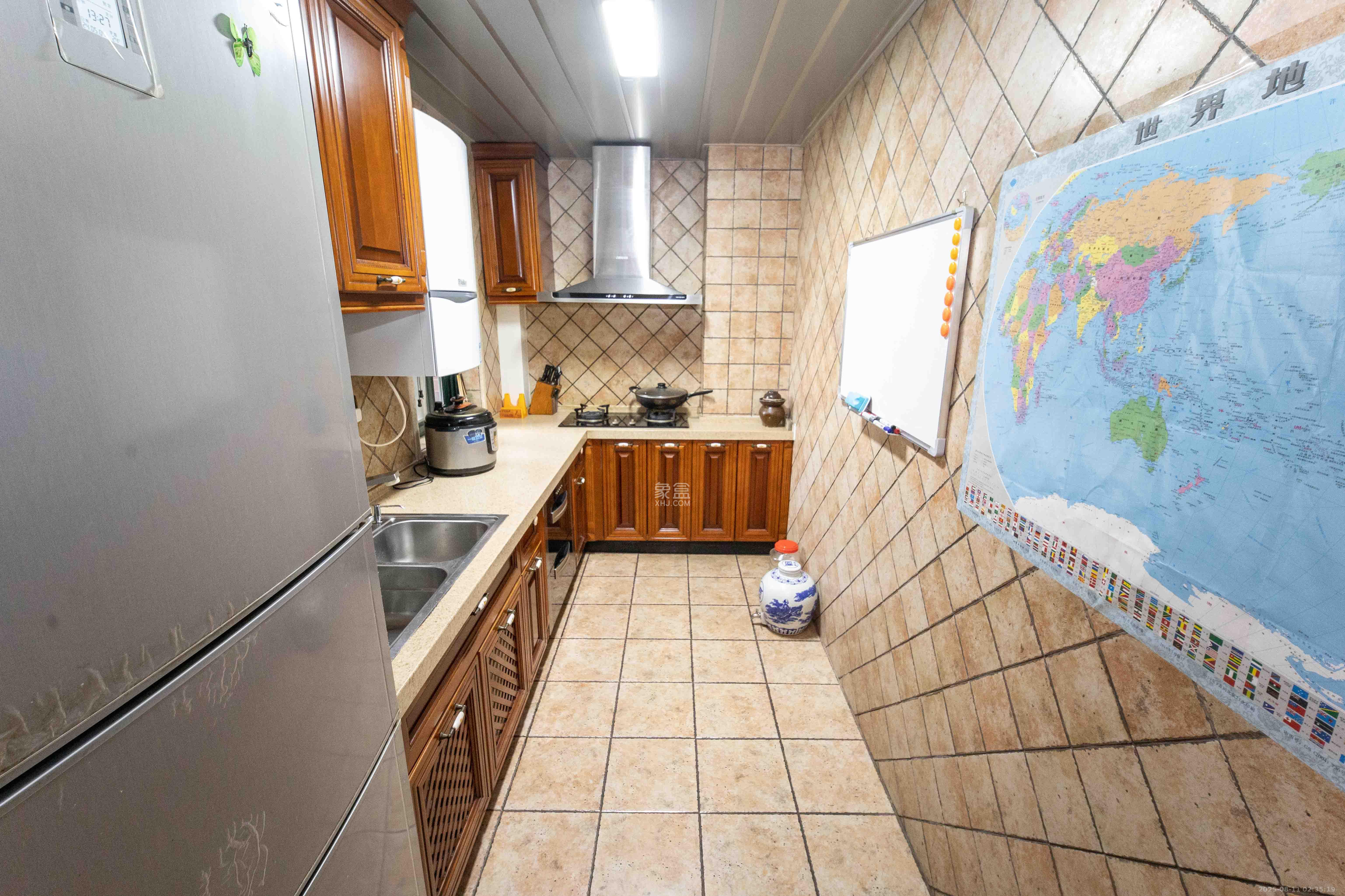 东玺门  3室2厅2卫    118.0万 东玺门  3室2厅2卫    118.0万厨房