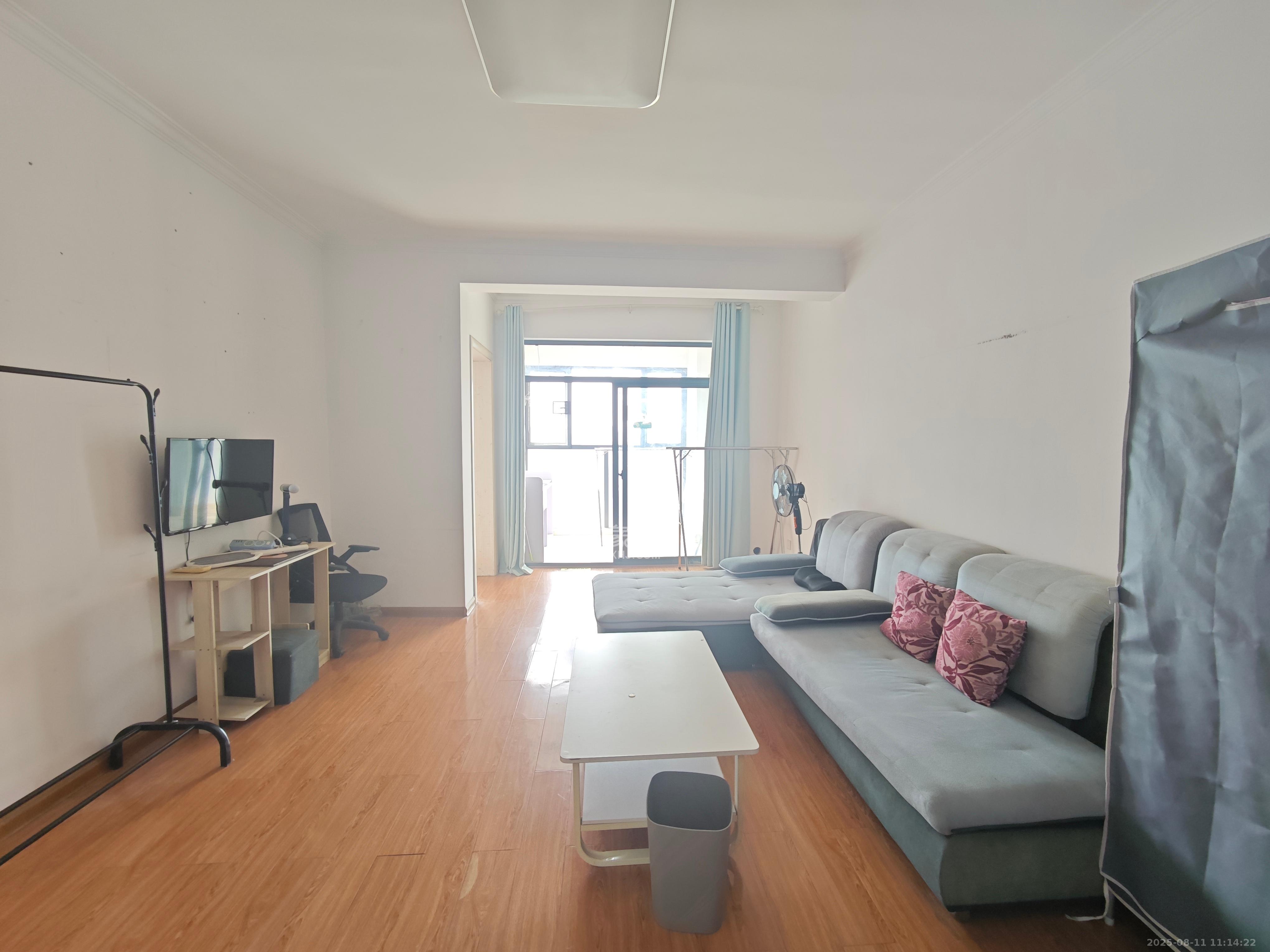 剑桥名门  2室2厅1卫    2000.0元/月 剑桥名门  2室2厅1卫    2000.0元/月室内图