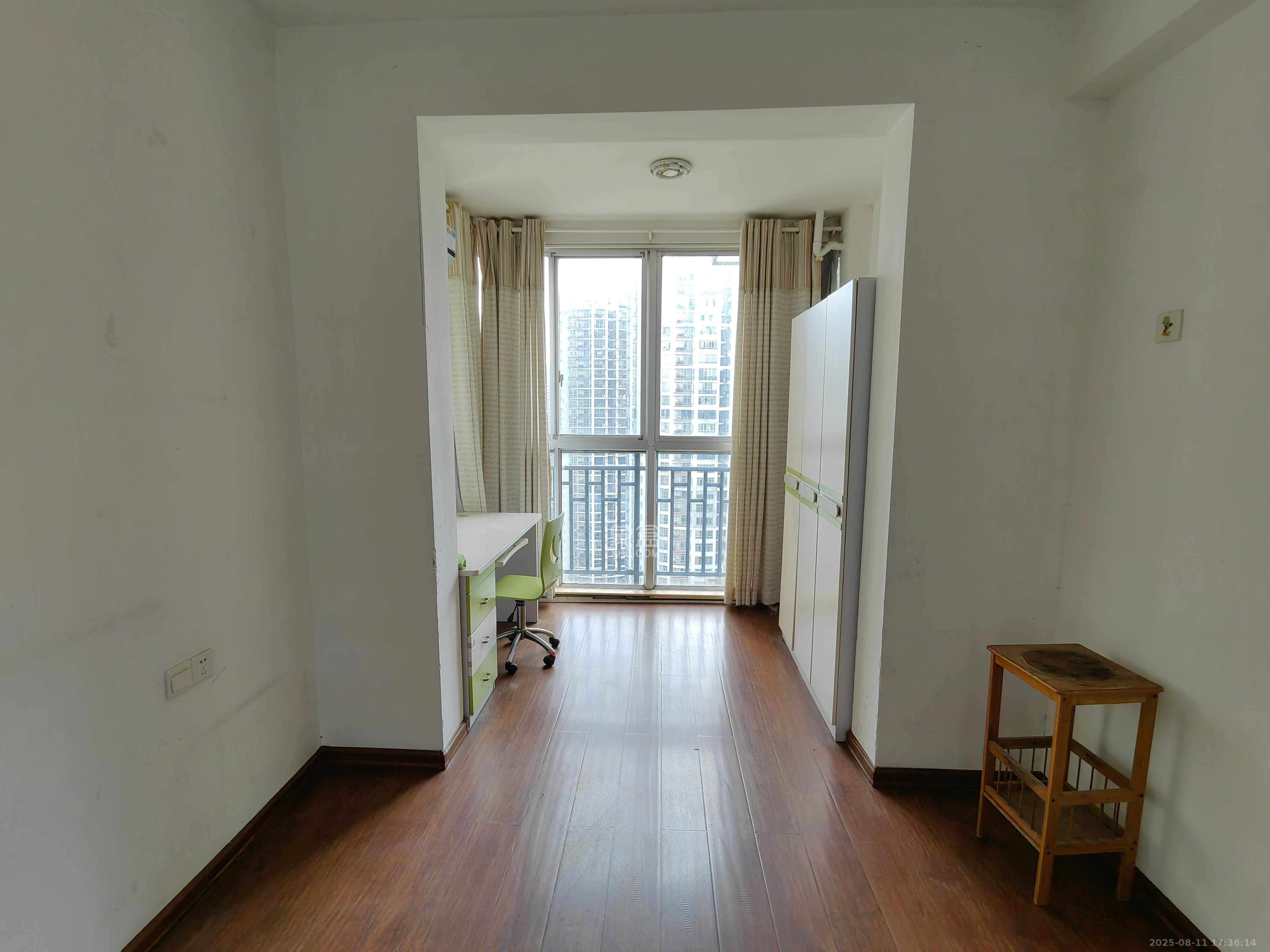 顺天黄金海岸  4室2厅2卫    4200.0元/月 顺天黄金海岸  4室2厅2卫    4200.0元/月室内图