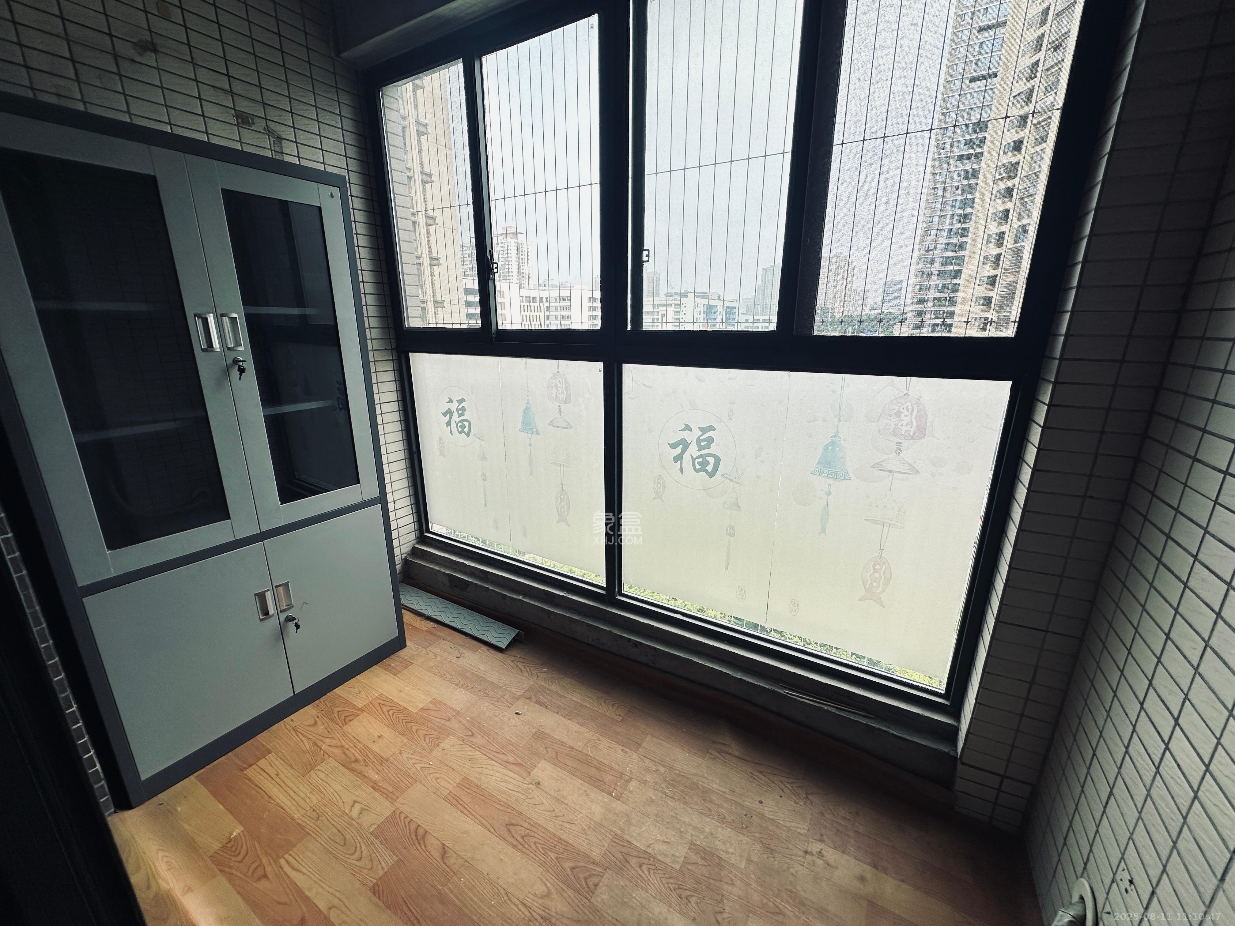 西山汇景一、二期 3室2厅2卫 3500.0元/月 西山汇景一、二期 3室2厅2卫 3500.0元/月室内图