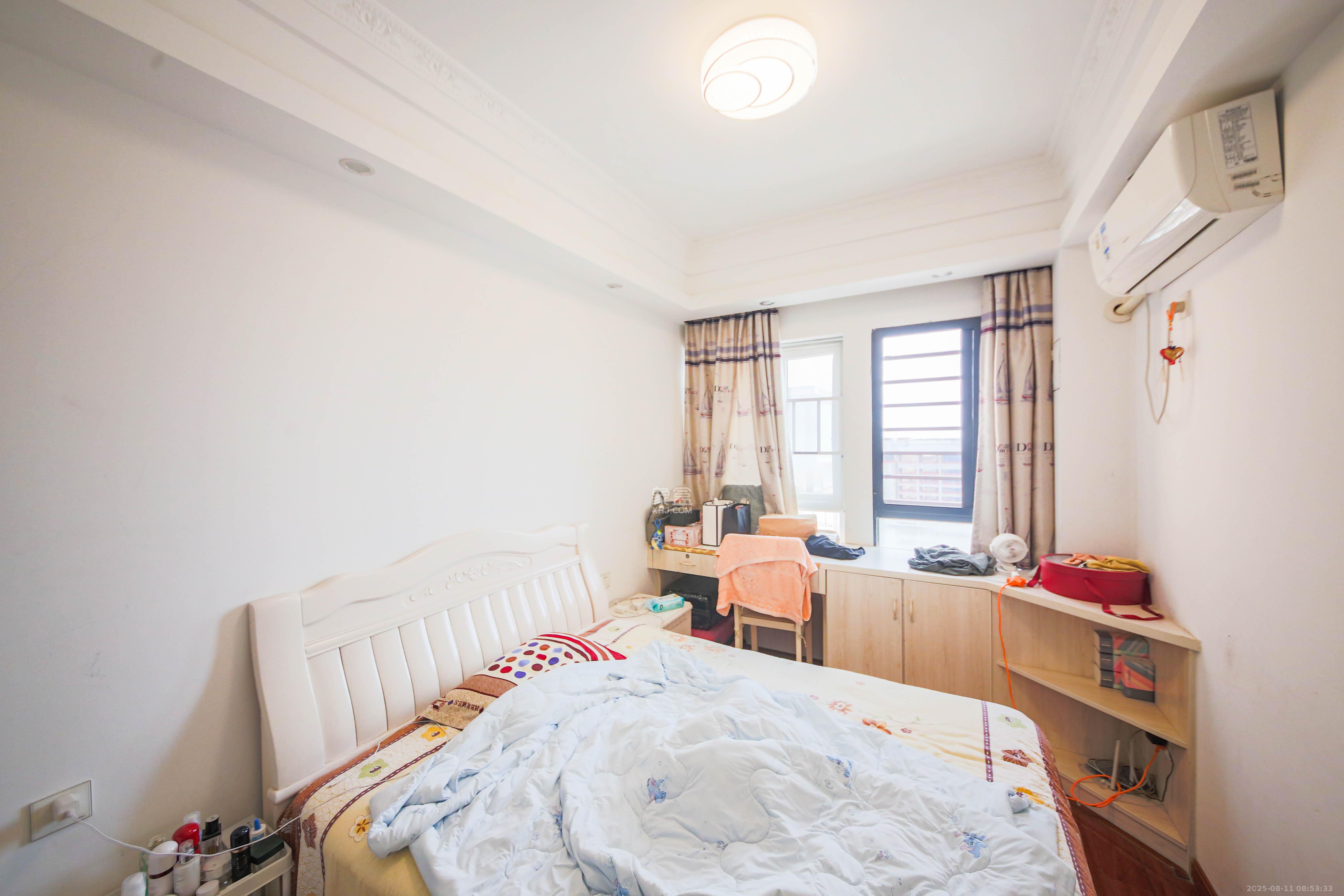 长城雅苑  3室2厅2卫    102.0万卧室