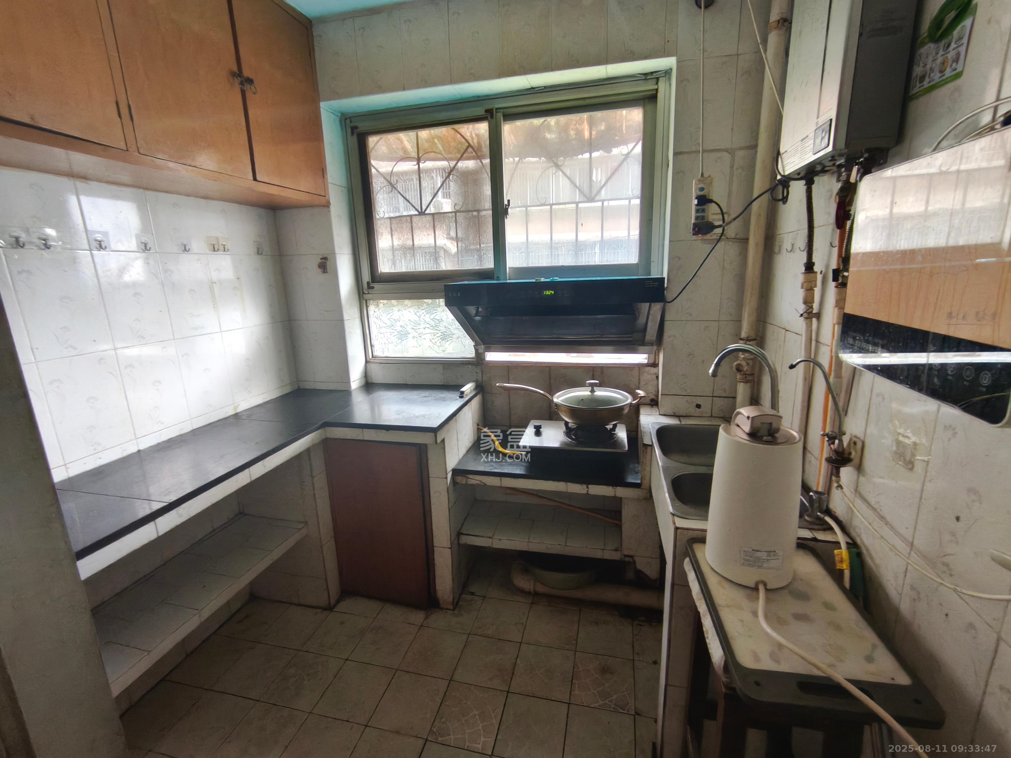 湘银公寓 5室2厅2卫 2500.0元/月 湘银公寓 5室2厅2卫 2500.0元/月室内图