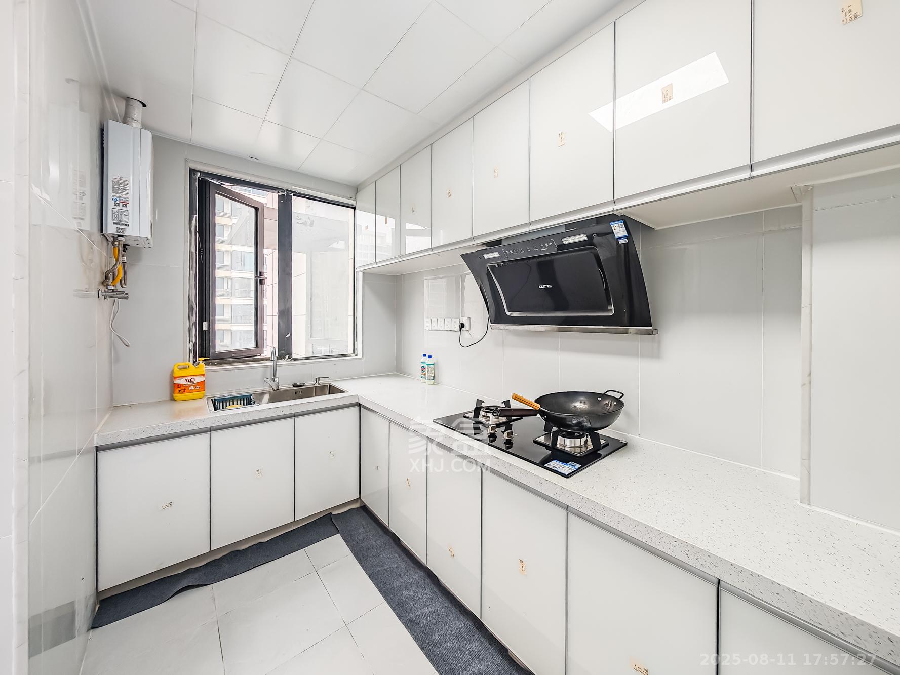 长沙北中心保利时代B区  4室2厅2卫    168.0万厨房