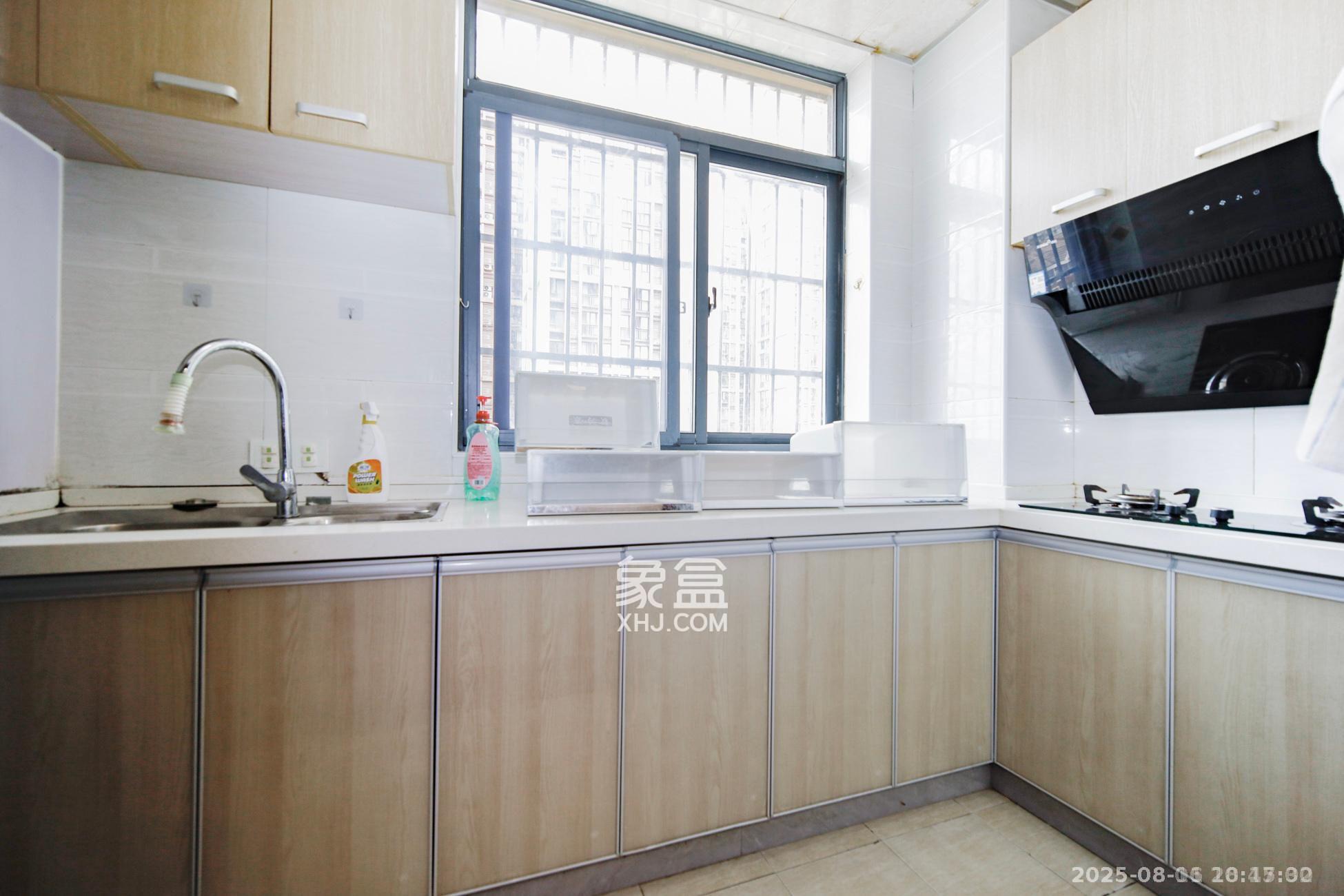 新盛珑璟台 1室2厅1卫 2500.0元/月 新盛珑璟台 1室2厅1卫 2500.0元/月室内图