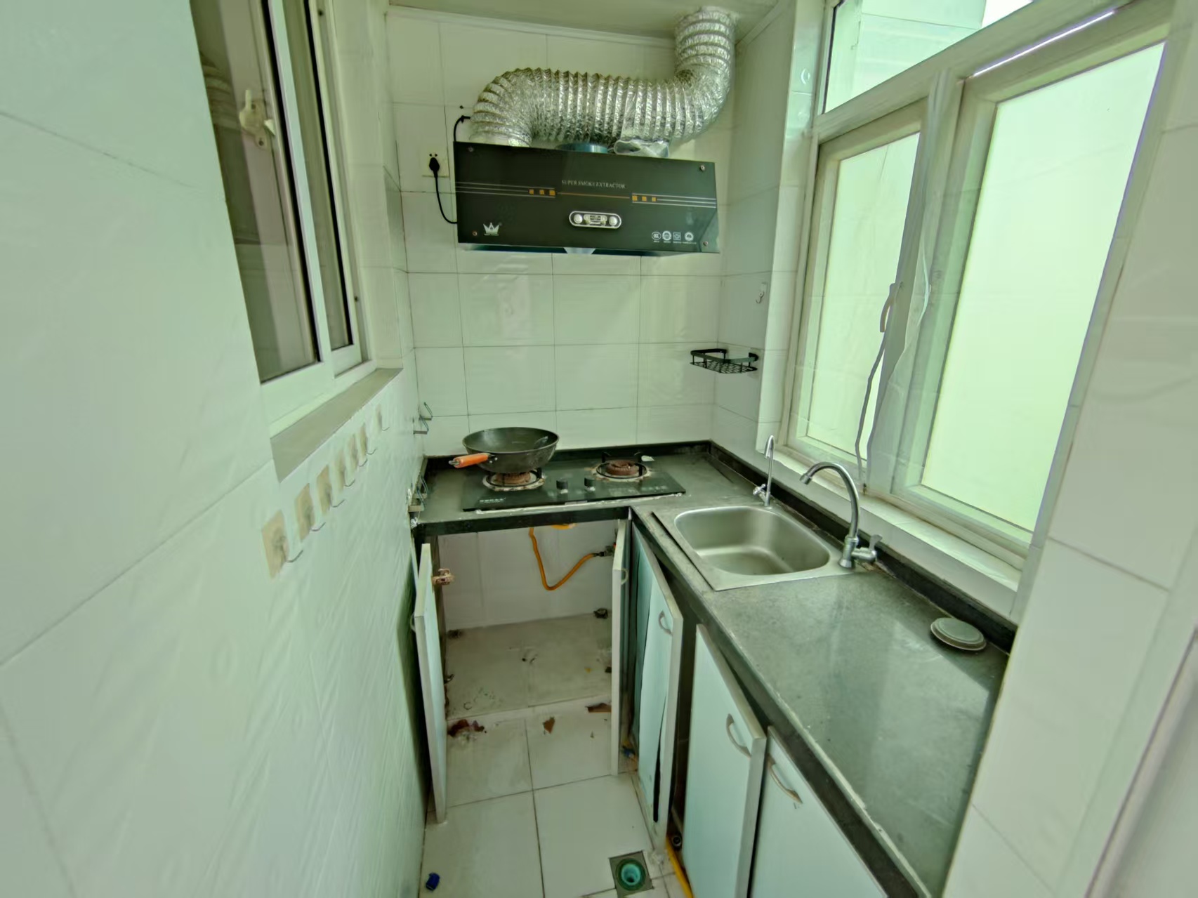 金银广场 1室0厅1卫 1300.0元/月 金银广场 1室0厅1卫 1300.0元/月室内图