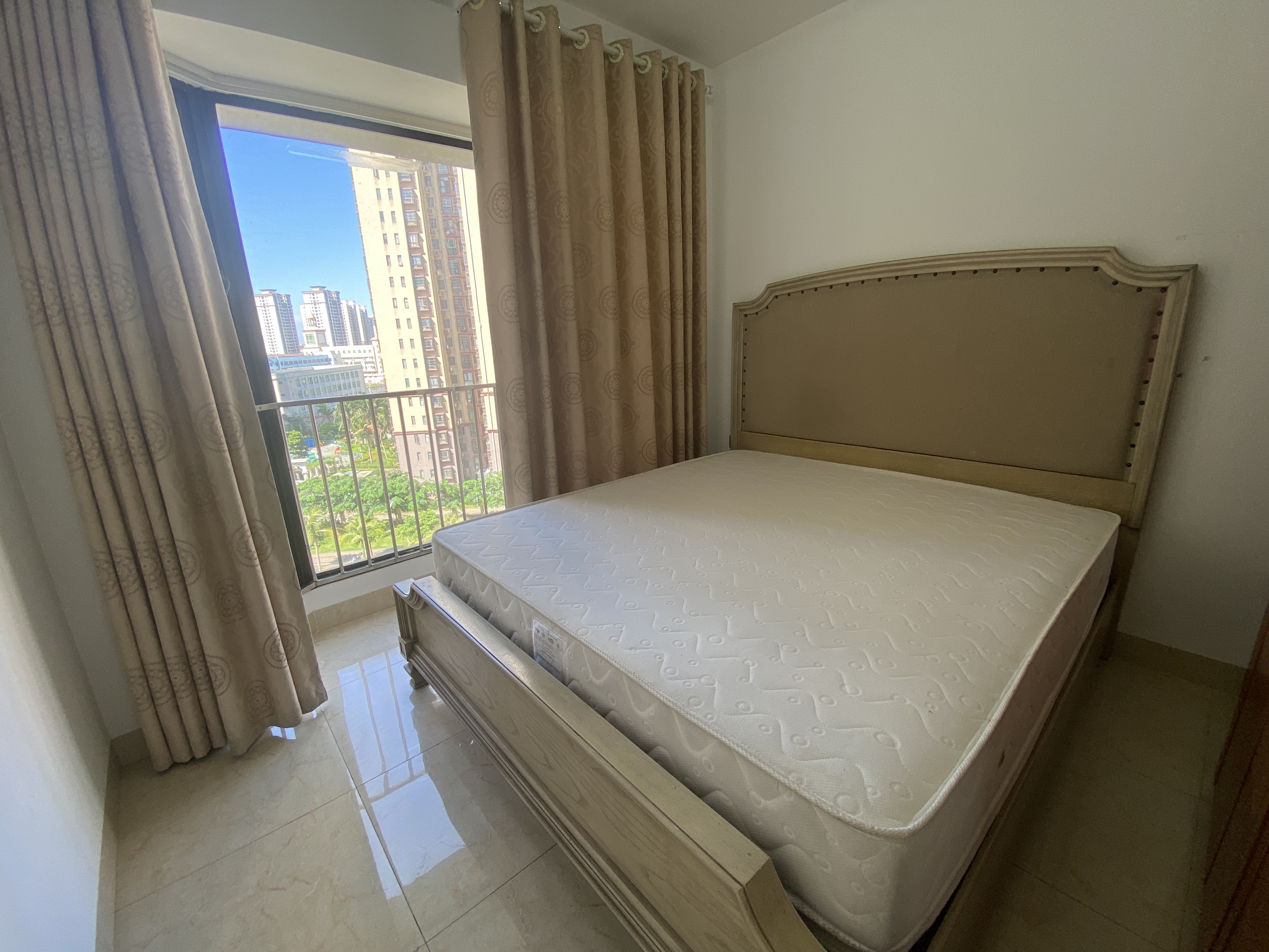 滨江帝景二期(三期) 3室2厅2卫 2700.0元/月 滨江帝景二期(三期) 3室2厅2卫 2700.0元/月室内图