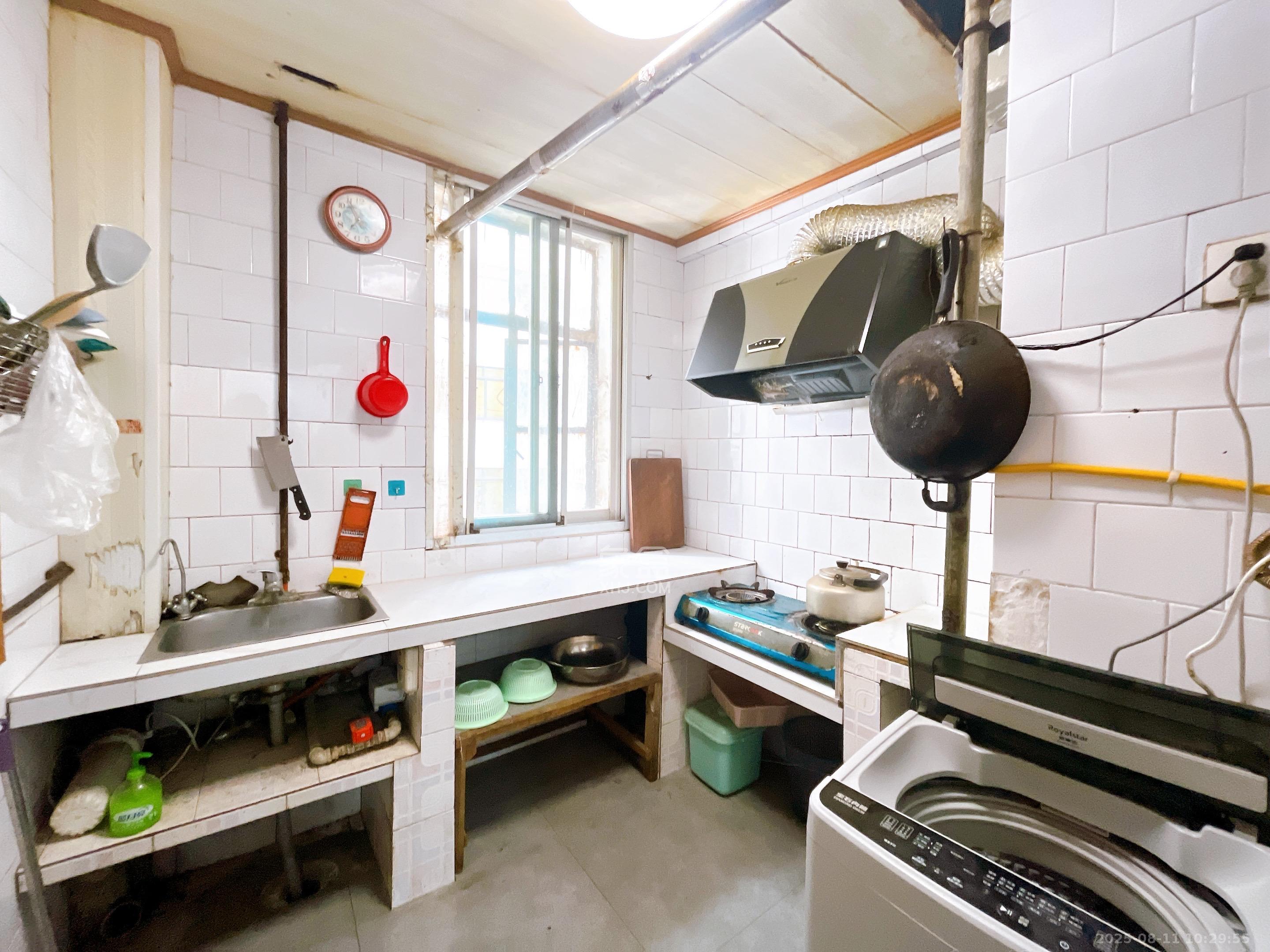 隆华金属宿舍 3室2厅1卫 2800.0元/月 隆华金属宿舍 3室2厅1卫 2800.0元/月室内图