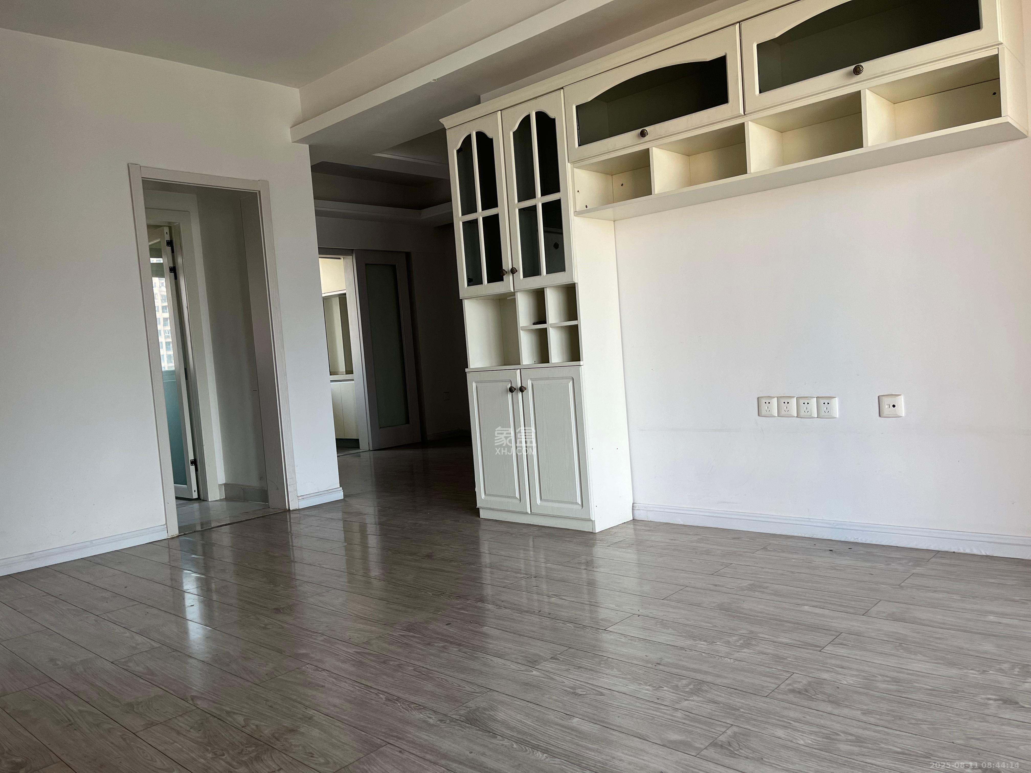 三一街区  4室2厅2卫    1800.0元/月 三一街区  4室2厅2卫    1800.0元/月室内图