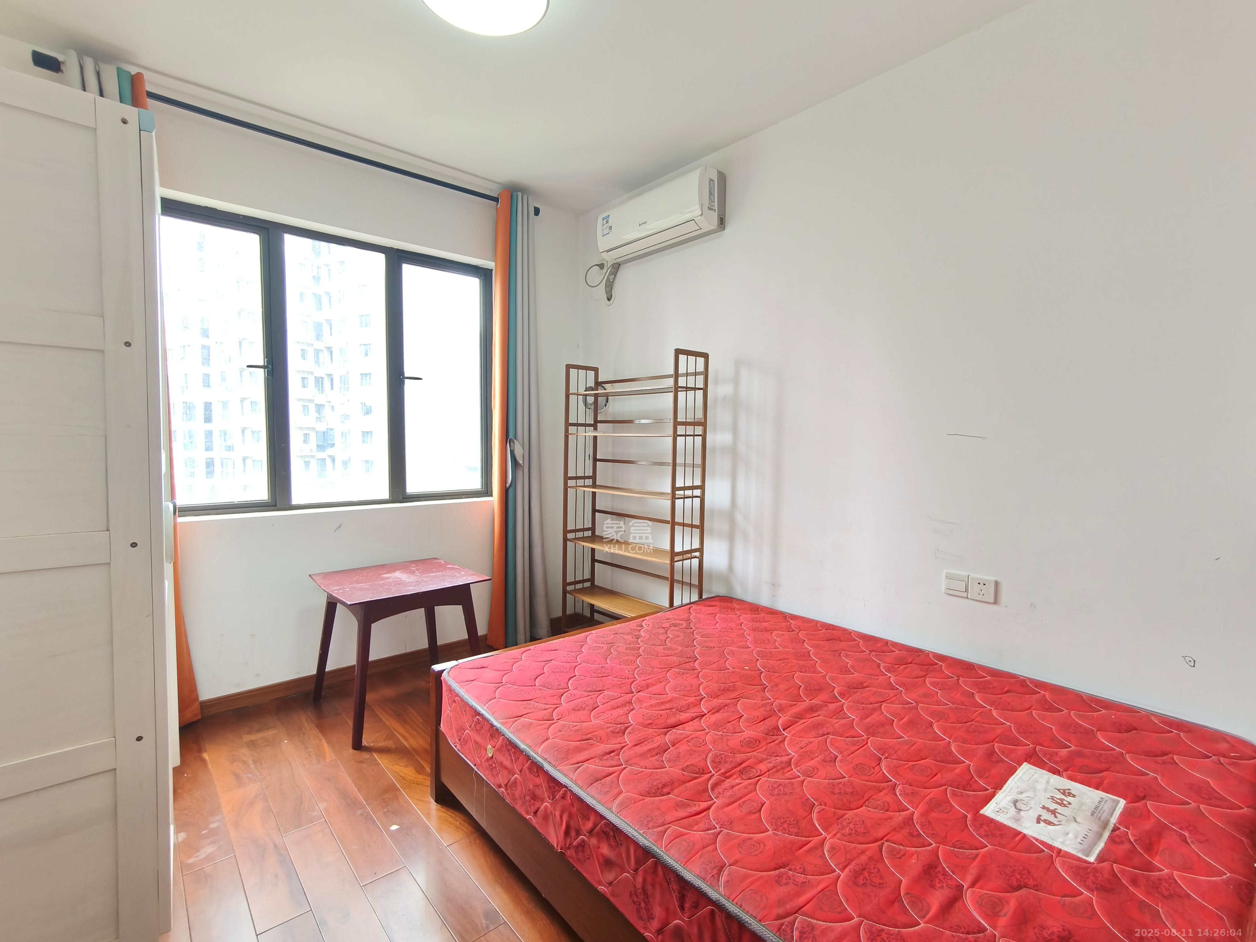 中国铁建梅溪青秀二期  4室2厅2卫    3500.0元/月室内图