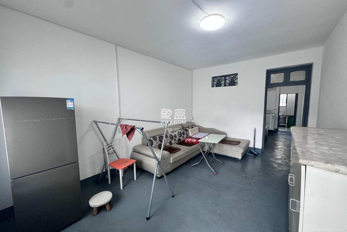 东茅街散盘 1室1厅1卫 1500.0元/月 东茅街散盘 1室1厅1卫 1500.0元/月室内图