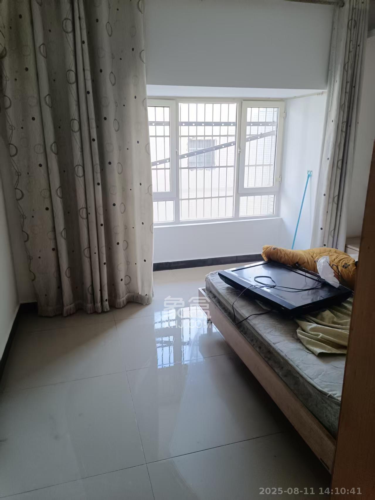 红区抽屉  2室1厅1卫    2200.0元/月 红区抽屉  2室1厅1卫    2200.0元/月室内图