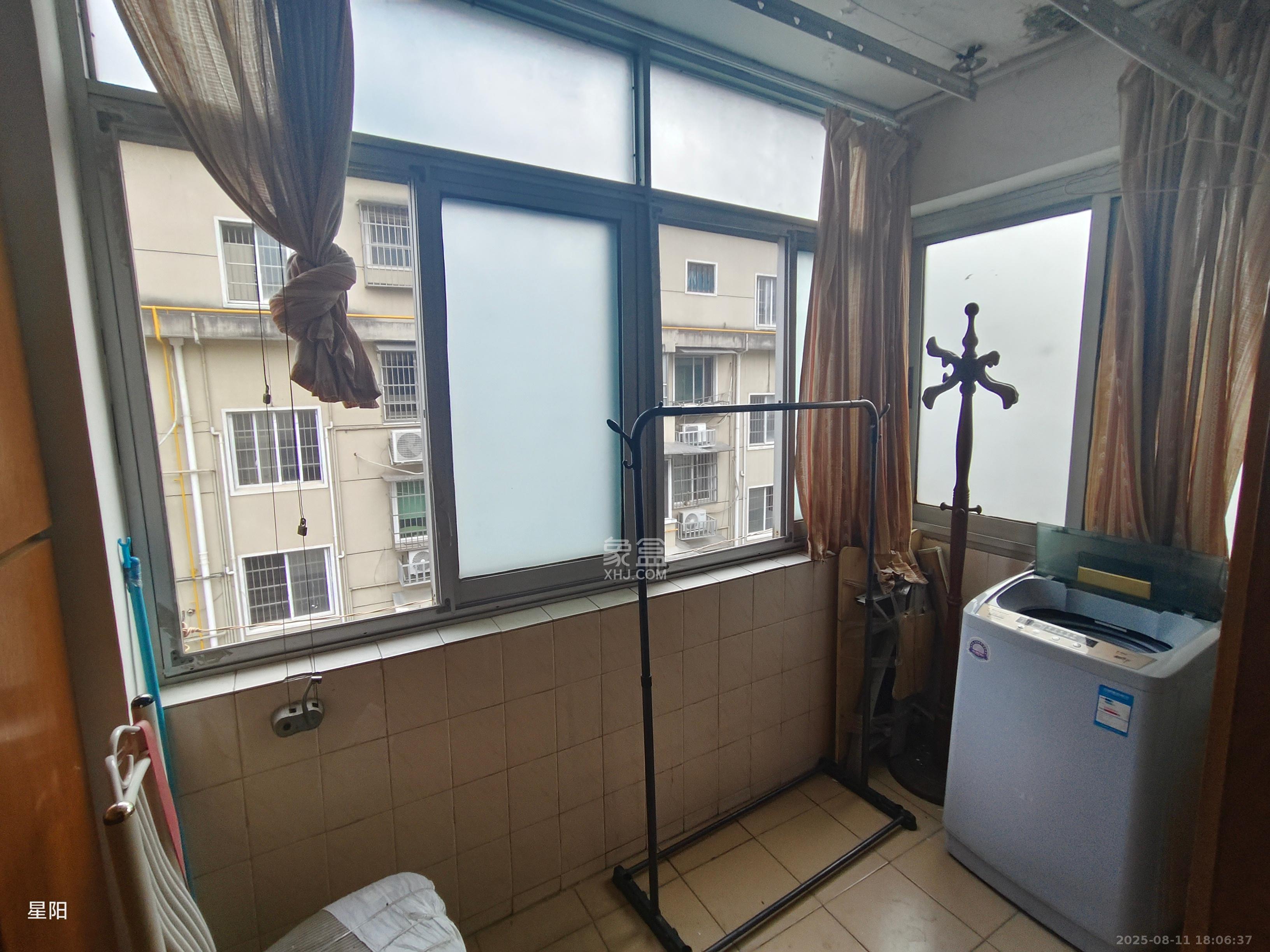 市一医院宿舍  2室1厅1卫    1400.0元/月 市一医院宿舍  2室1厅1卫    1400.0元/月室内图1