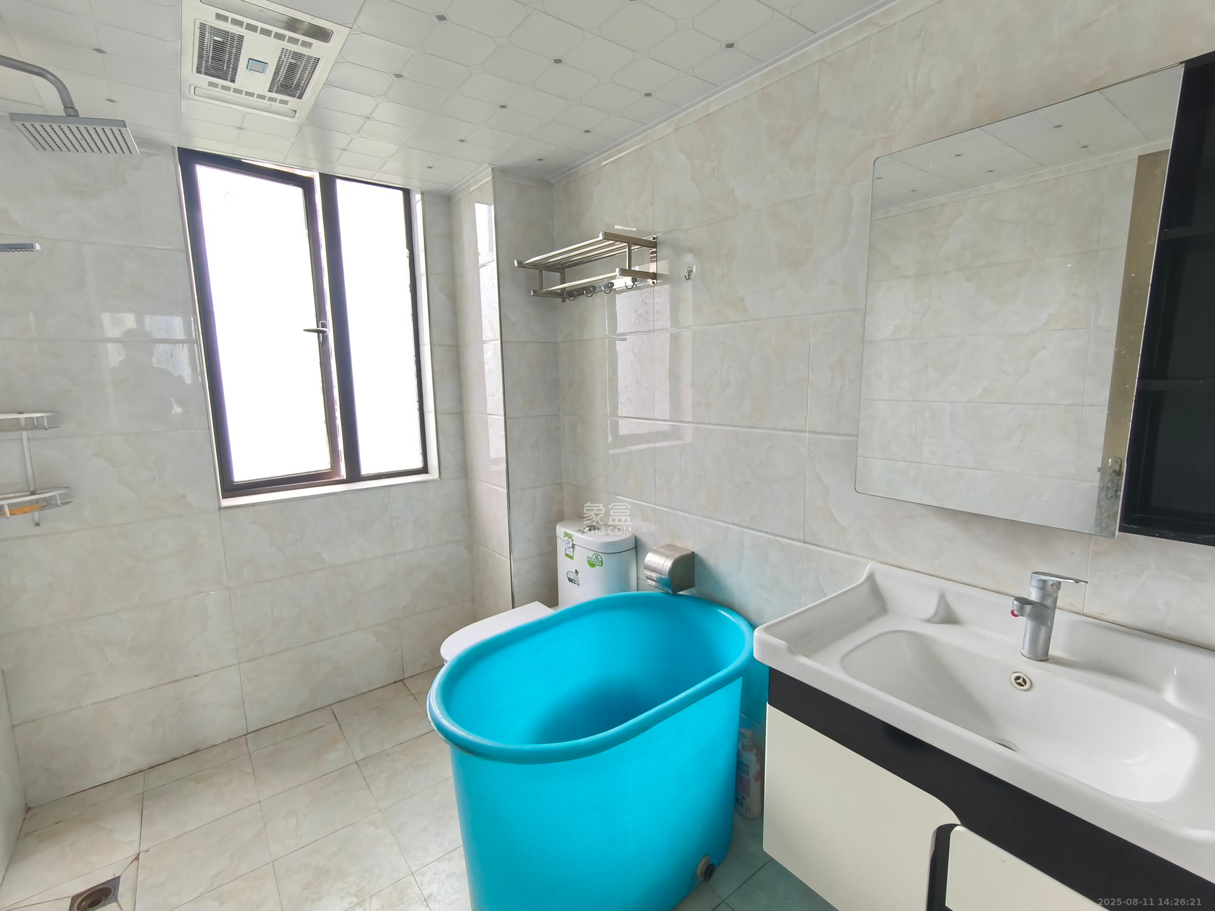 中国铁建梅溪青秀二期  4室2厅2卫    3500.0元/月室内图