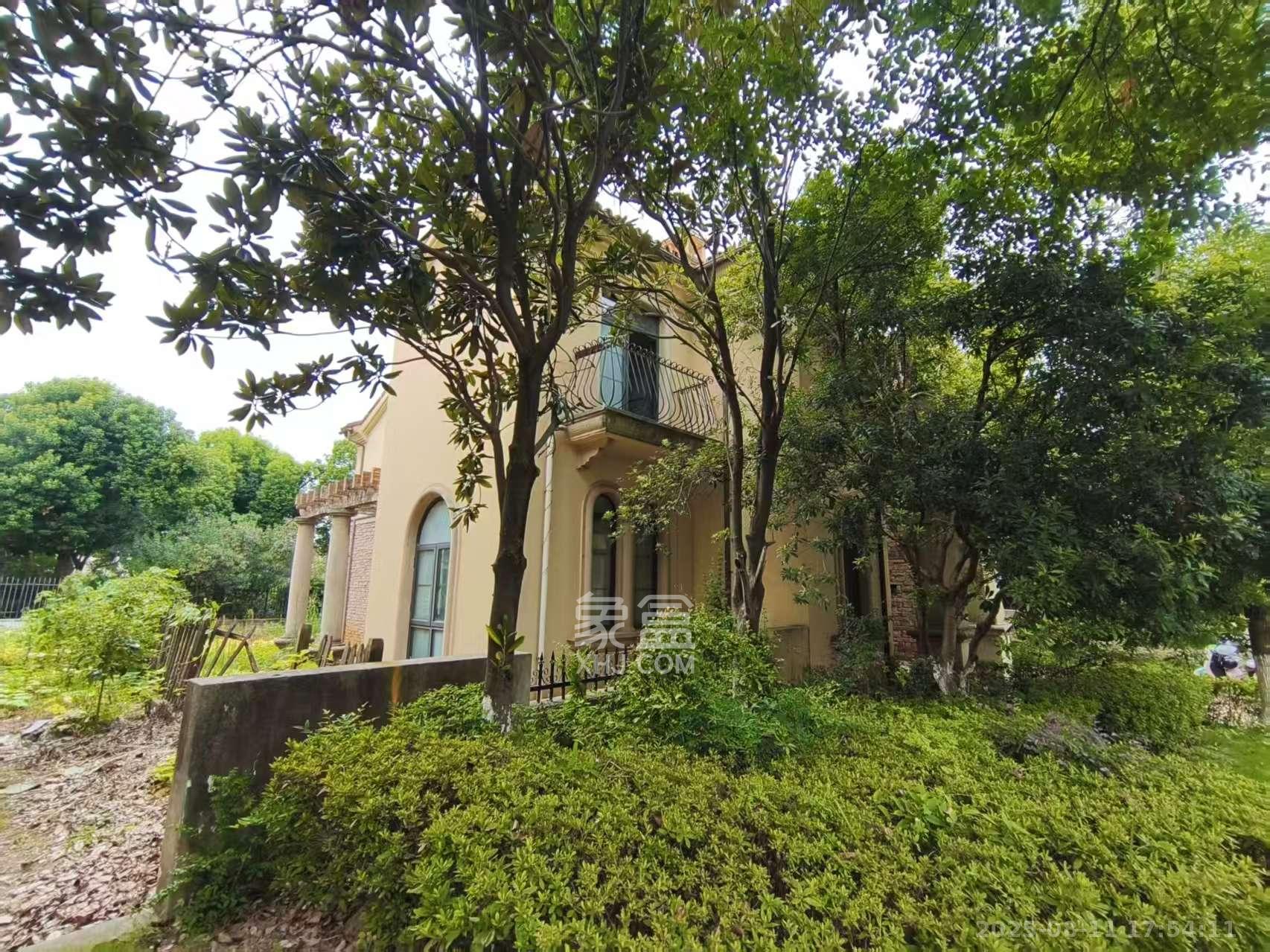 中粮北纬28°别墅 8室4厅4卫 8000.0元/月 中粮北纬28°别墅 8室4厅4卫 8000.0元/月室内图