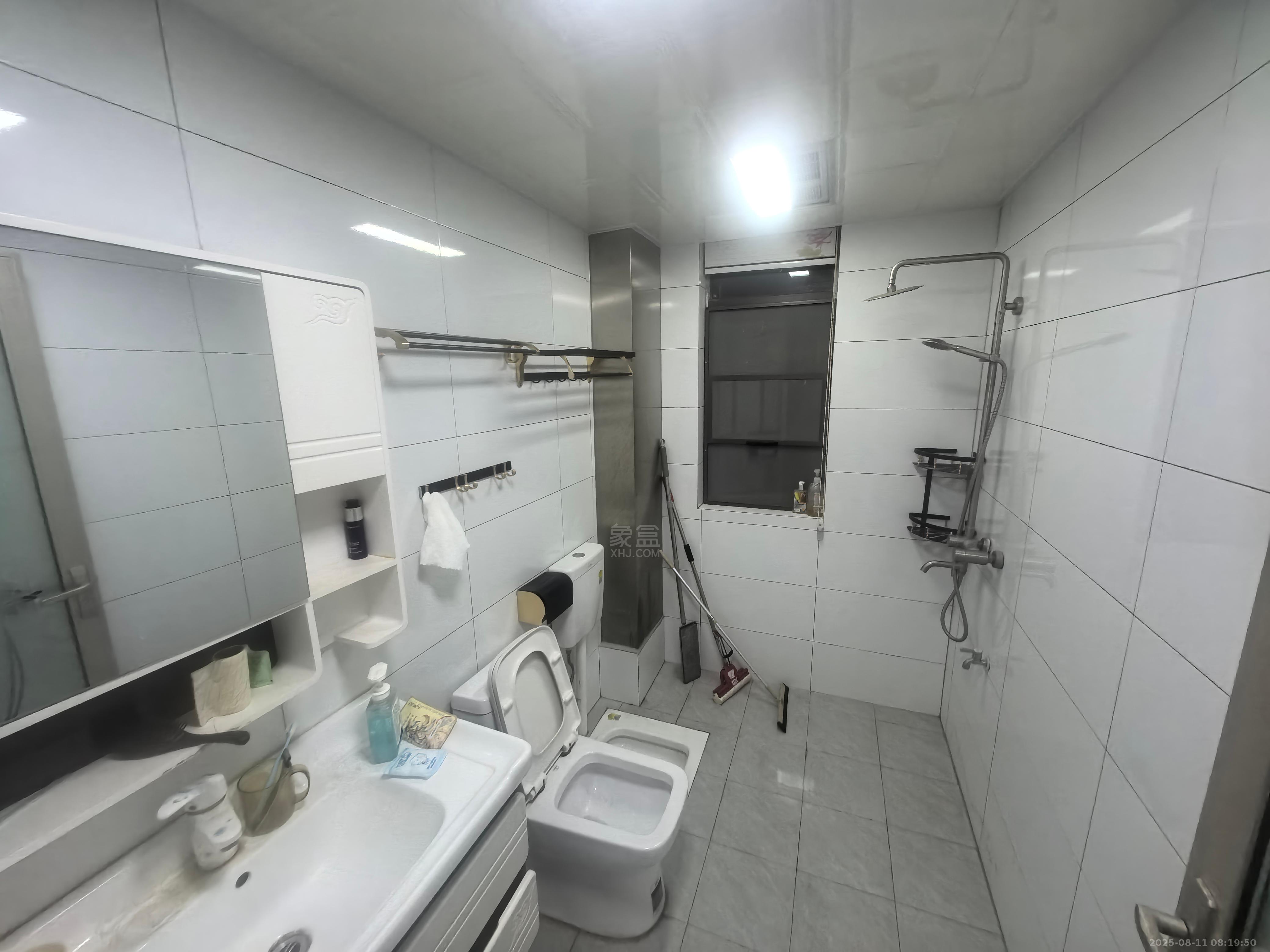 中泰财富湘江 3室2厅1卫 1800.0元/月 中泰财富湘江 3室2厅1卫 1800.0元/月室内图