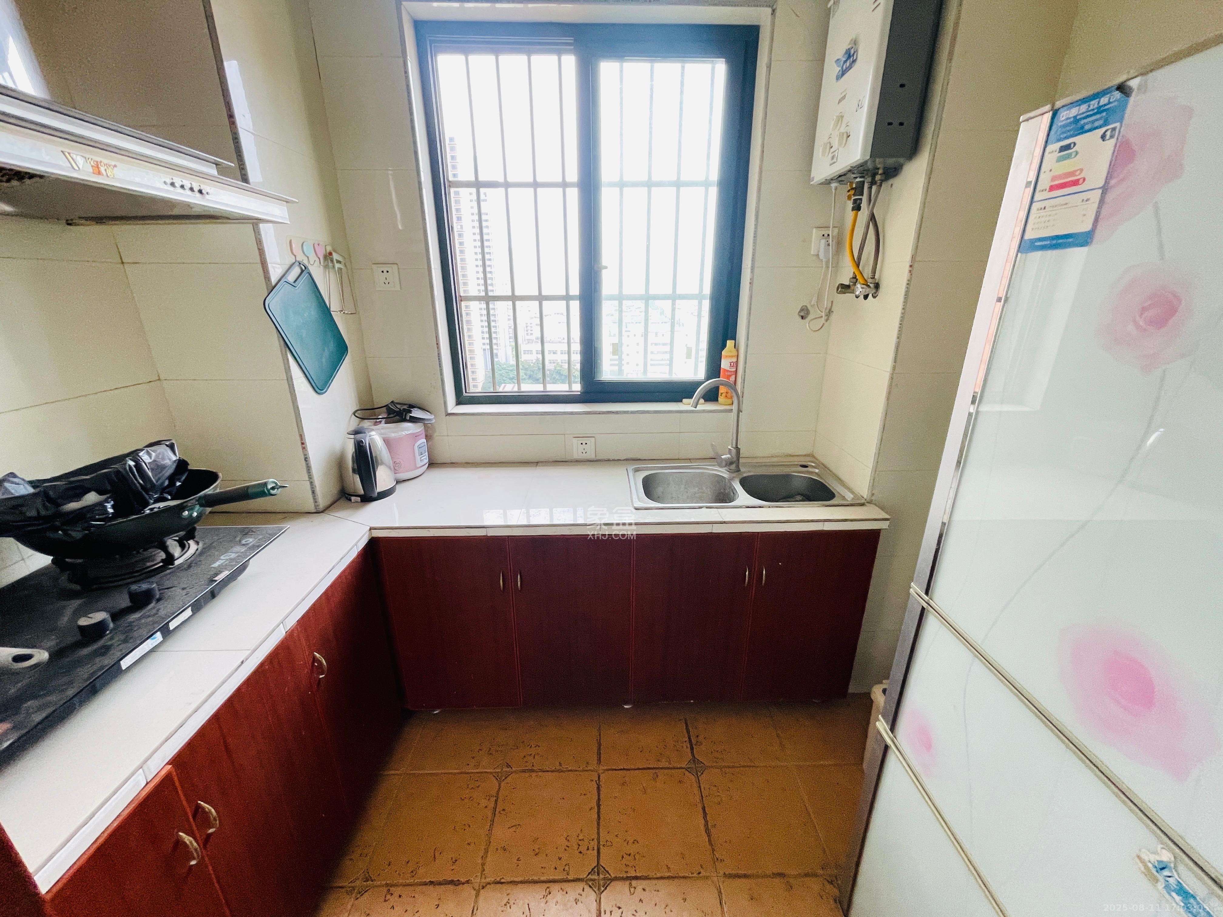 东玺门 3室2厅1卫 2500.0元/月 东玺门 3室2厅1卫 2500.0元/月室内图