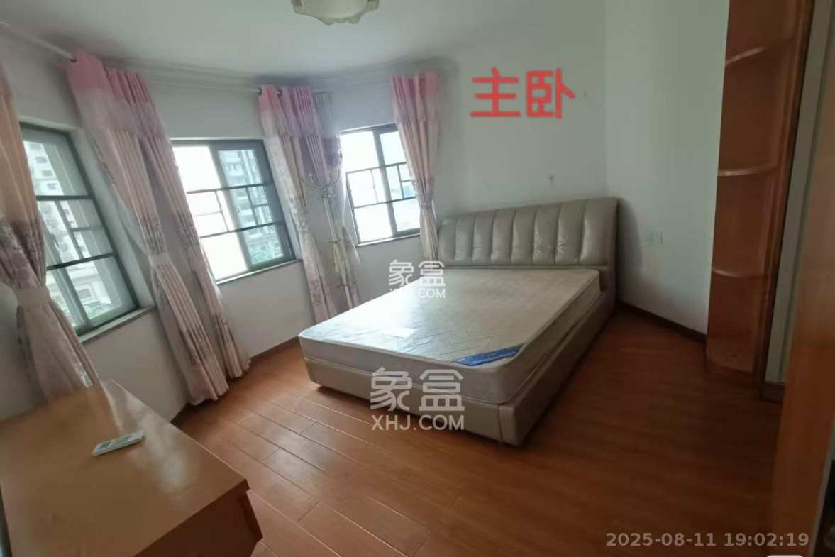 江山帝景哈佛  4室2厅2卫    2200.0元/月 江山帝景哈佛  4室2厅2卫    2200.0元/月室内图